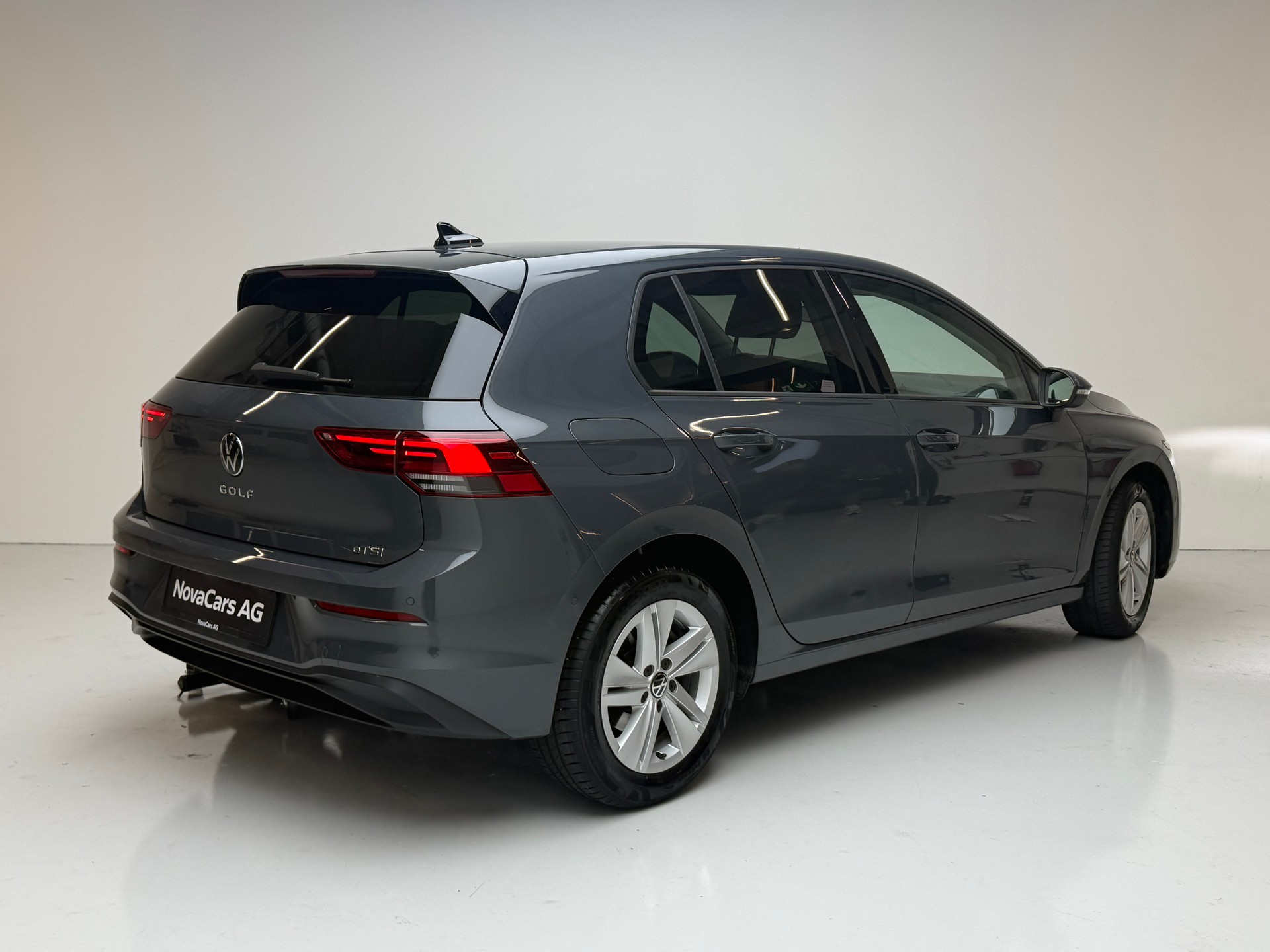 VW Golf 1.0 eTSI | CH | VOLLAUSSTATTUNG-image-4