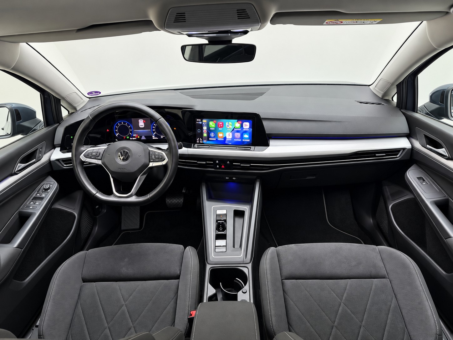 VW Golf 1.0 eTSI | CH | VOLLAUSSTATTUNG-image-10