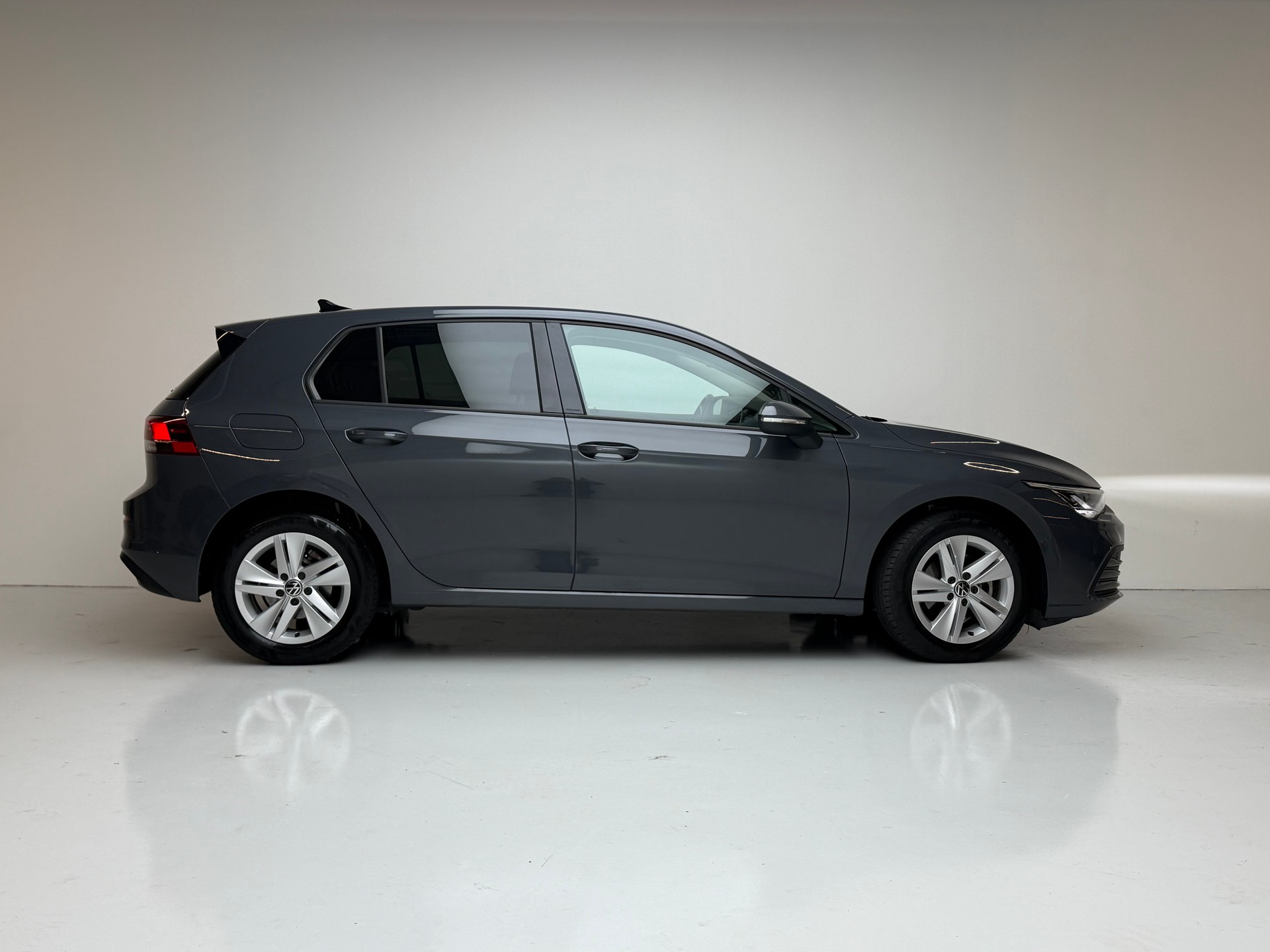 VW Golf 1.0 eTSI | CH | VOLLAUSSTATTUNG-image-5