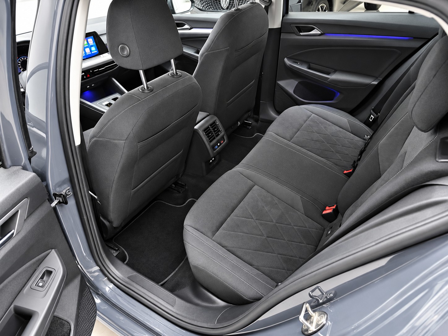 VW Golf 1.0 eTSI | CH | VOLLAUSSTATTUNG-image-11