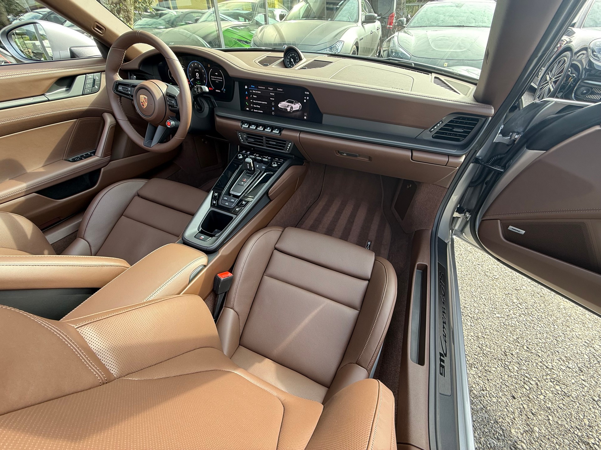 PORSCHE 911 Carrera Cabriolet GTS PDK-image-13