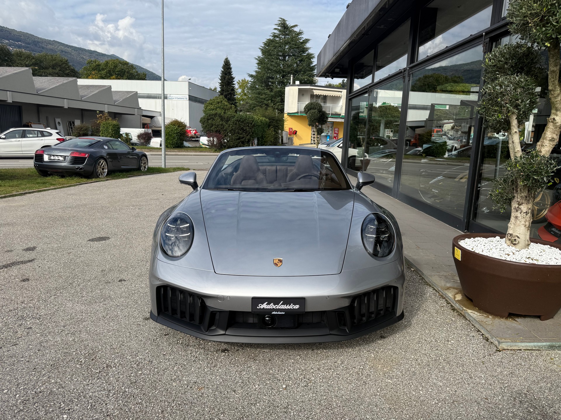 PORSCHE 911 Carrera Cabriolet GTS PDK-showroom-element-1