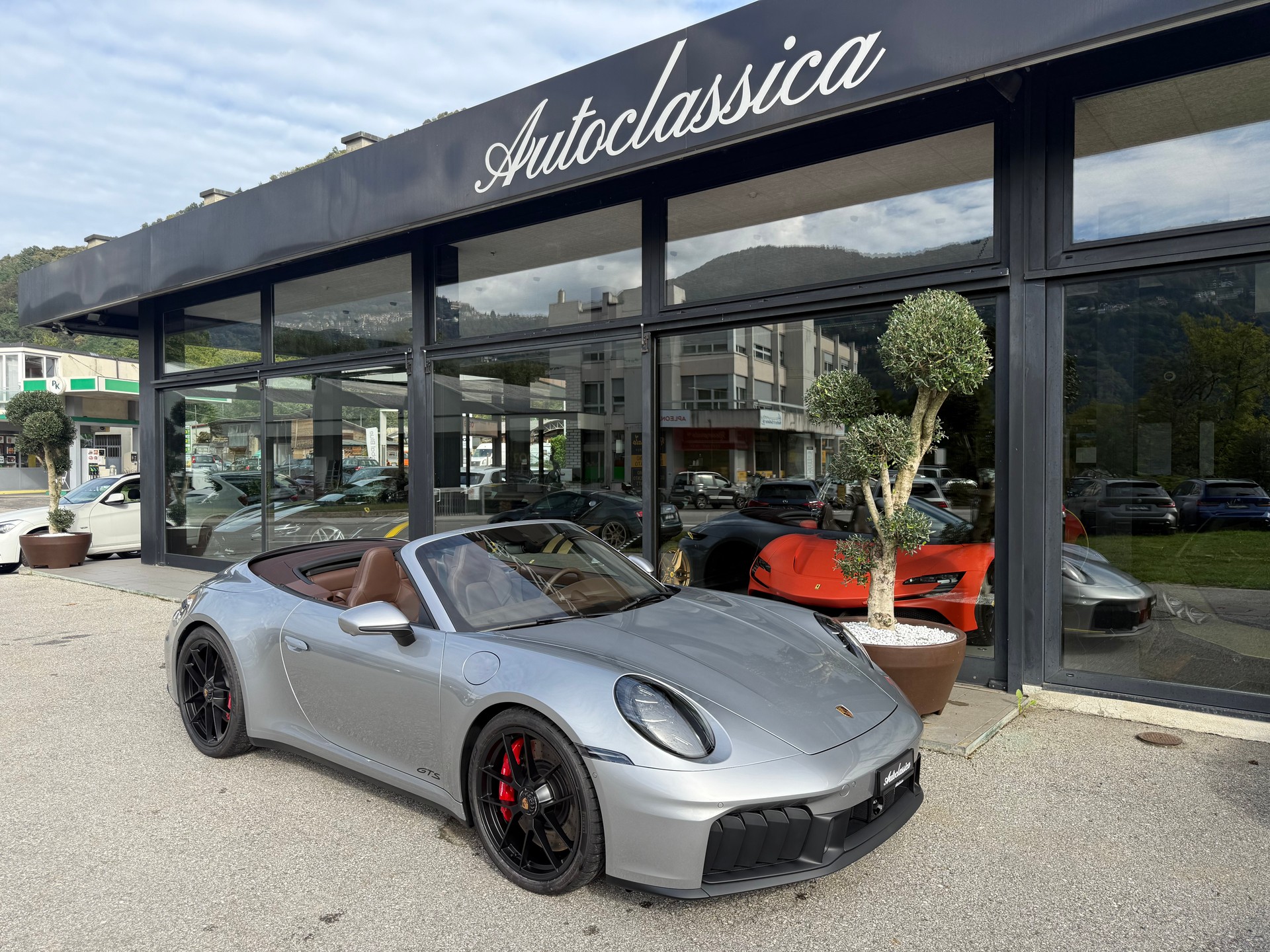 PORSCHE 911 Carrera Cabriolet GTS PDK-image-5