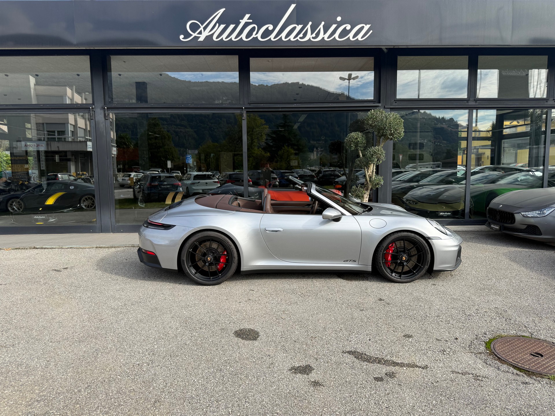 PORSCHE 911 Carrera Cabriolet GTS PDK-showroom-element-3