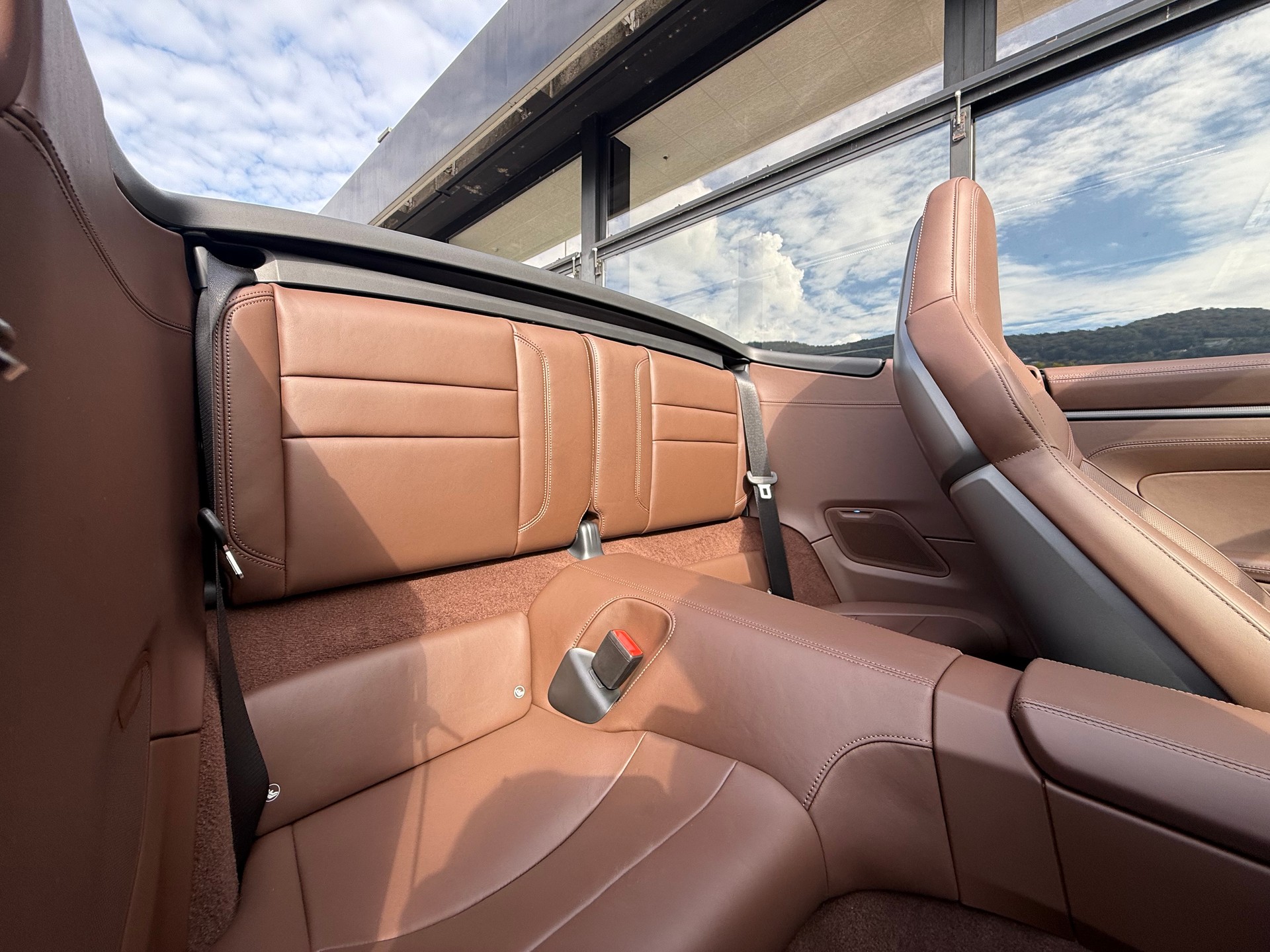 PORSCHE 911 Carrera Cabriolet GTS PDK-image-19