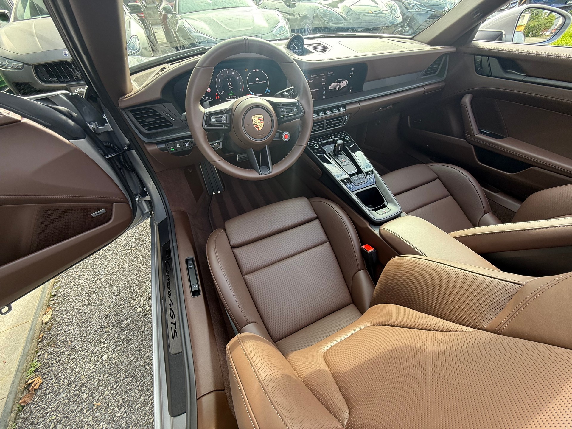 PORSCHE 911 Carrera Cabriolet GTS PDK-image-11