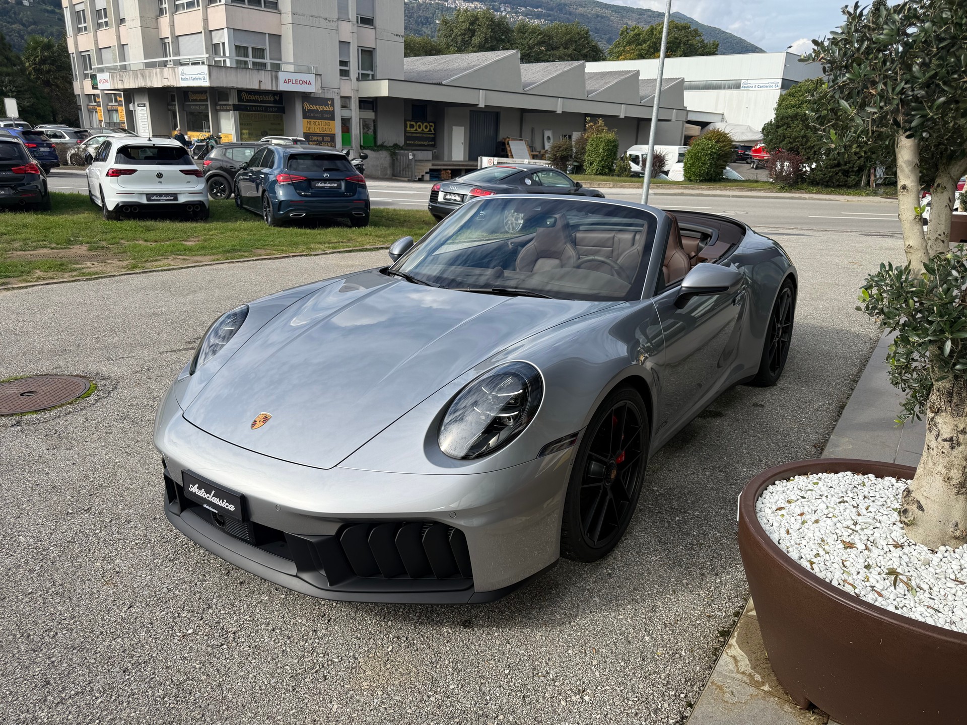PORSCHE 911 Carrera Cabriolet GTS PDK-image-7