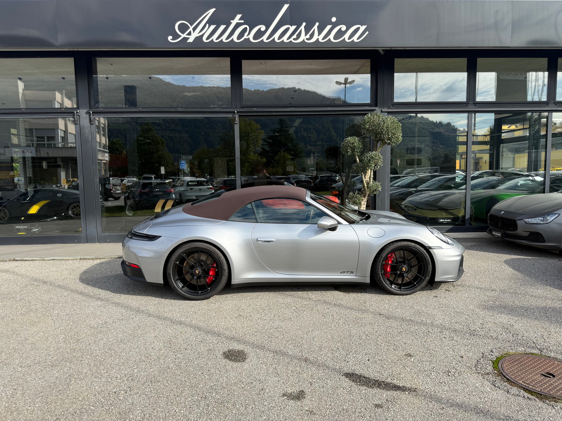 PORSCHE 911 Carrera Cabriolet GTS PDK-image-4