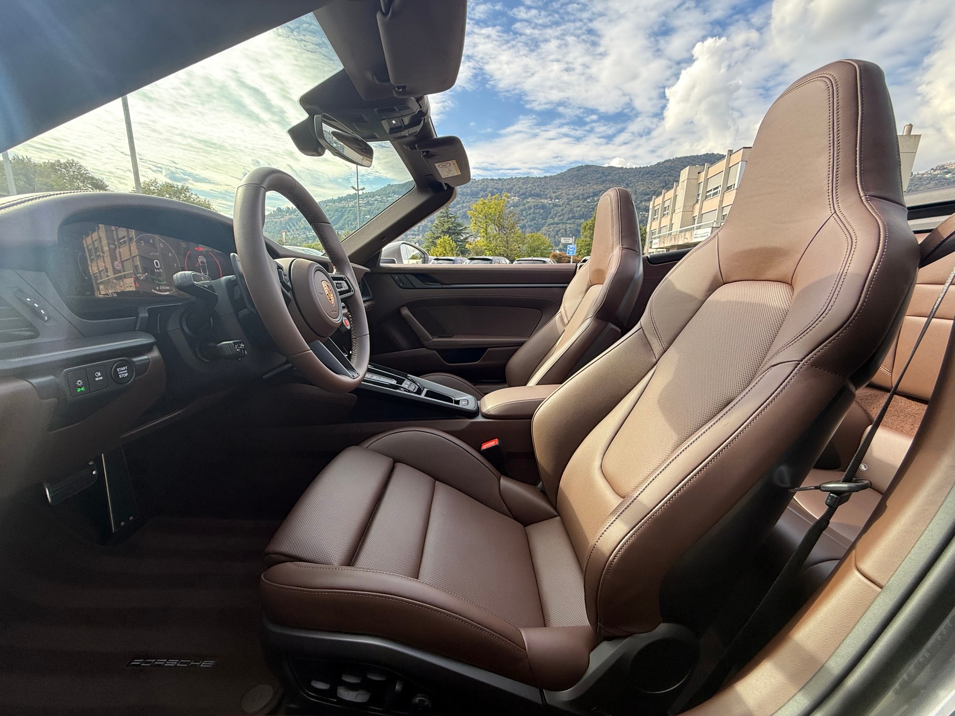 PORSCHE 911 Carrera Cabriolet GTS PDK-image-10