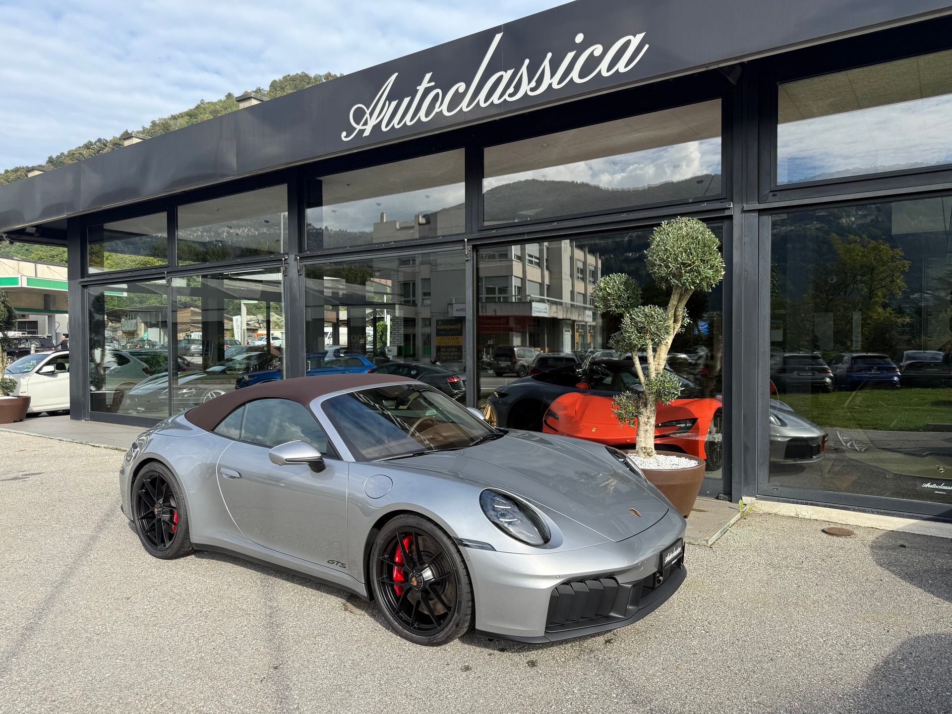 PORSCHE 911 Carrera Cabriolet GTS PDK-image-6