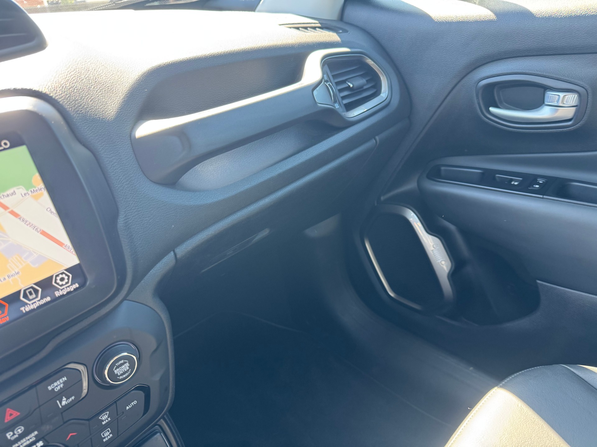 JEEP Renegade 1.5 MHEV Swiss Limited Sky-image-19