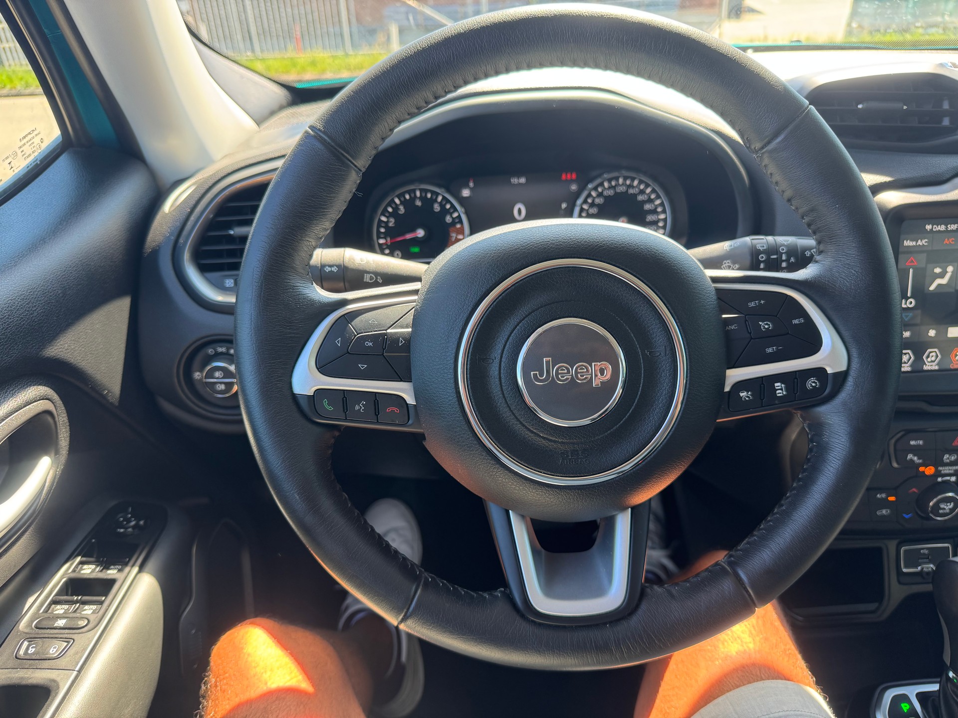 JEEP Renegade 1.5 MHEV Swiss Limited Sky-image-13