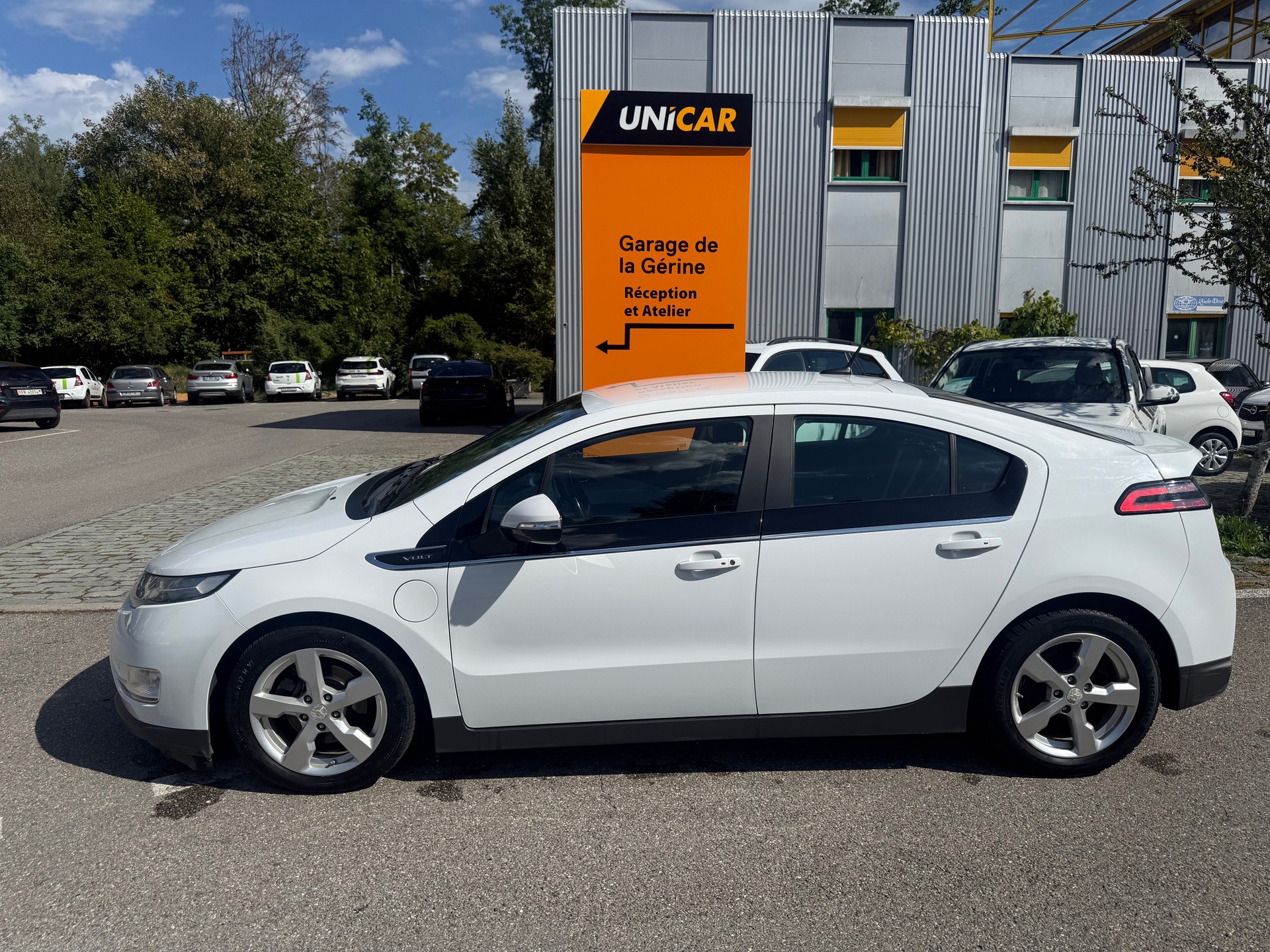 CHEVROLET VOLT-image-2