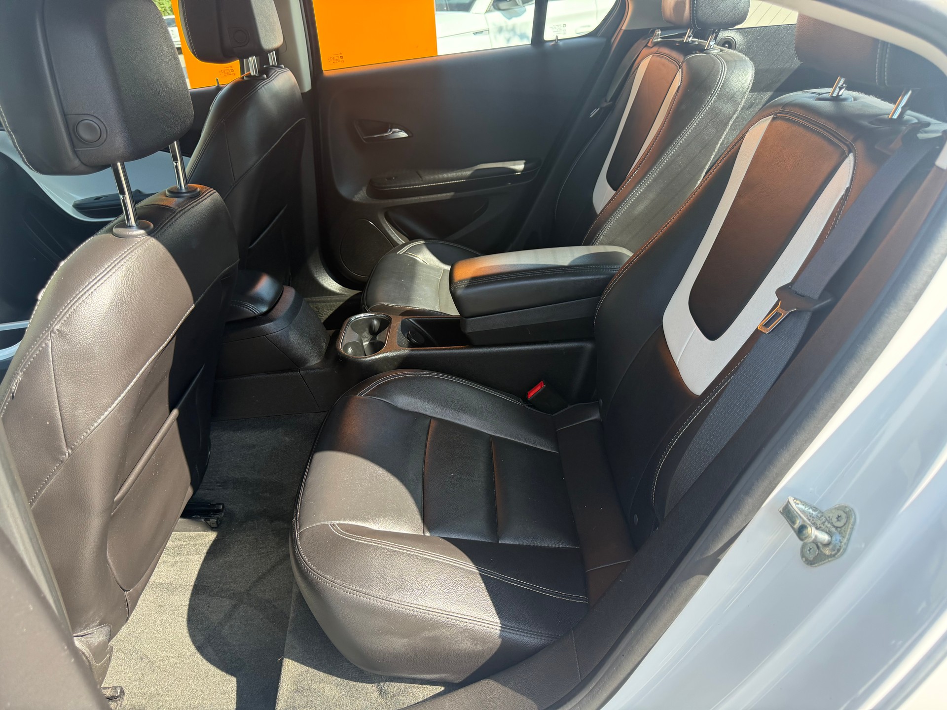 CHEVROLET VOLT-image-8
