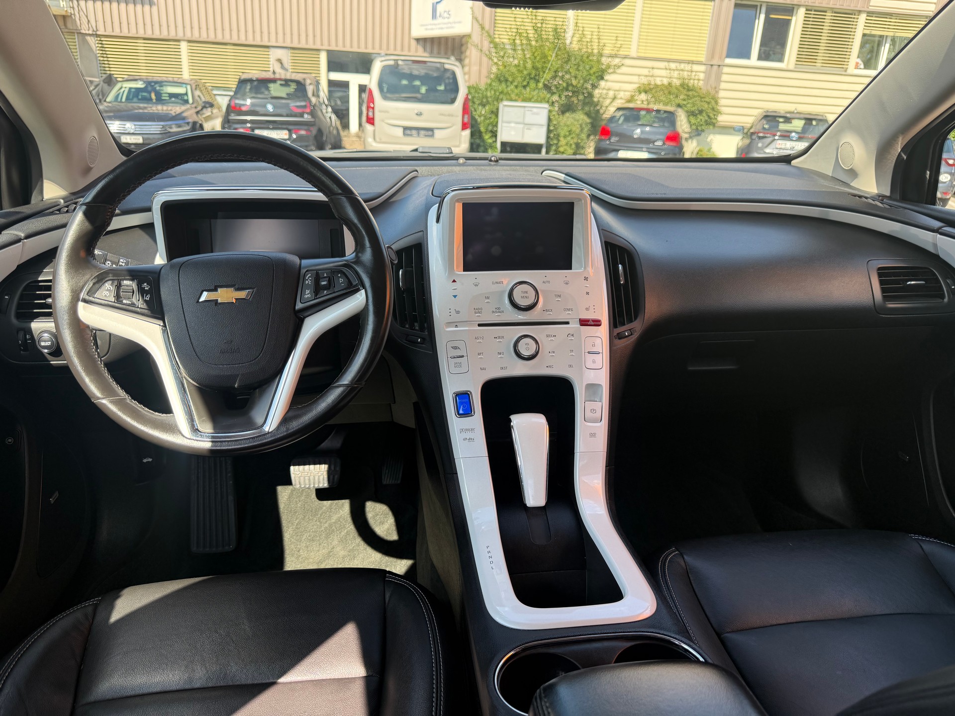 CHEVROLET VOLT-image-7