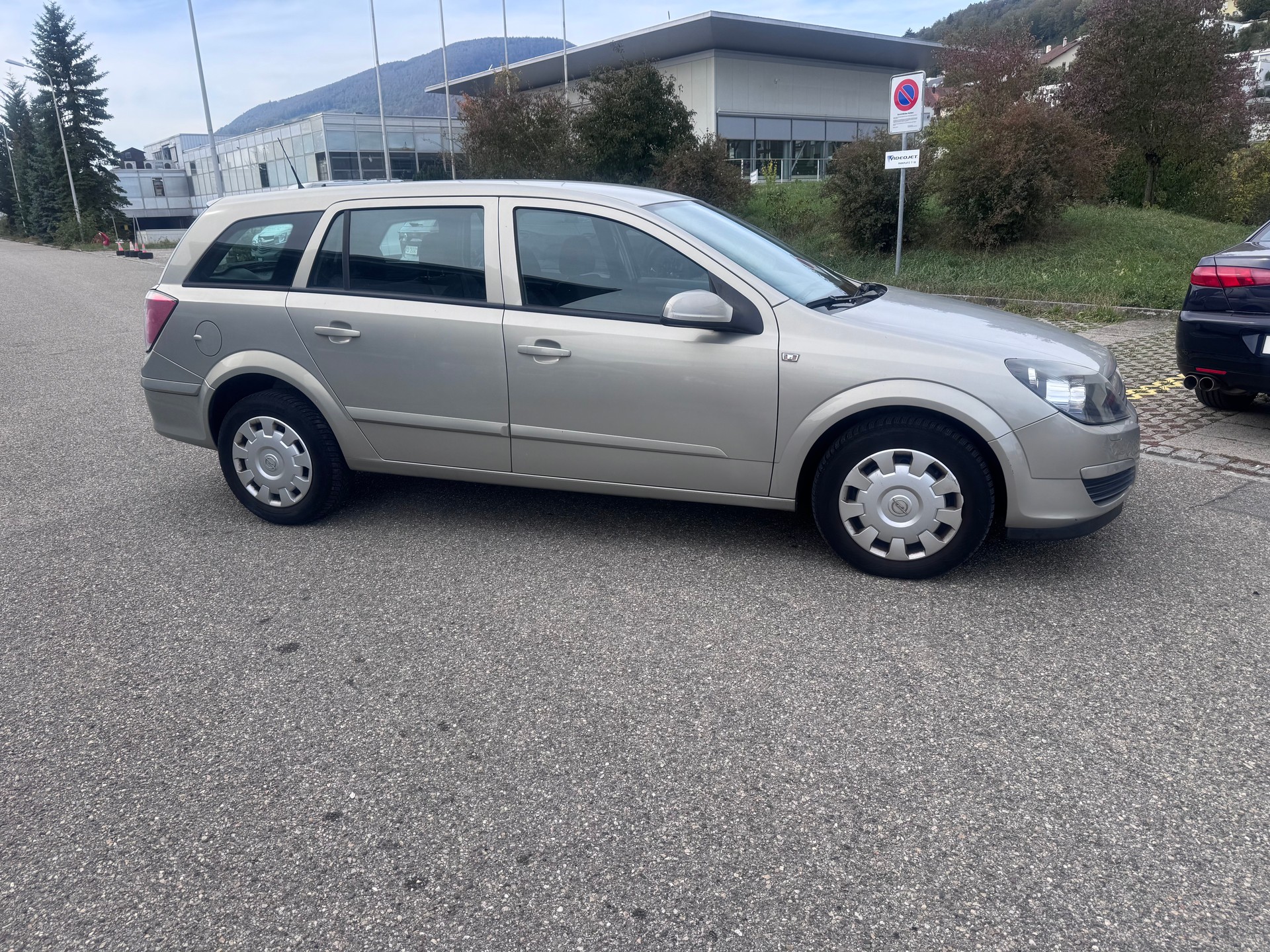 OPEL Astra Caravan 1.6i 16V TP Sport-image-3