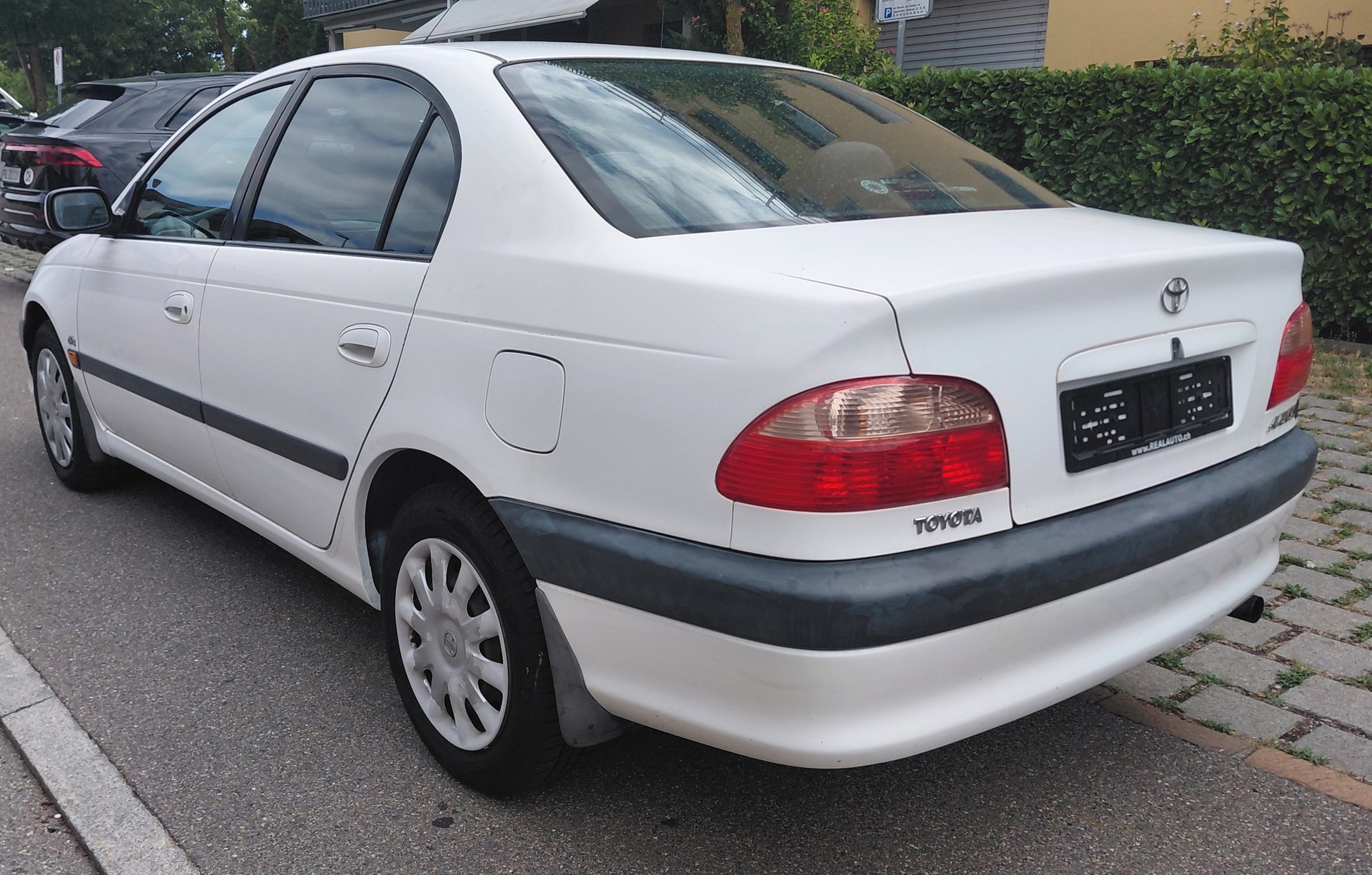 TOYOTA Avensis 2.0 VVT-i Linea Sol Sedan-image-4