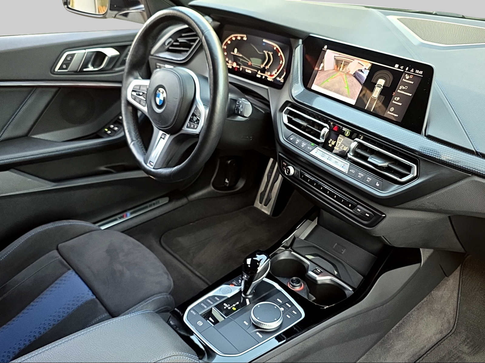 BMW 120d xDrive Steptronic M Sport-image-15