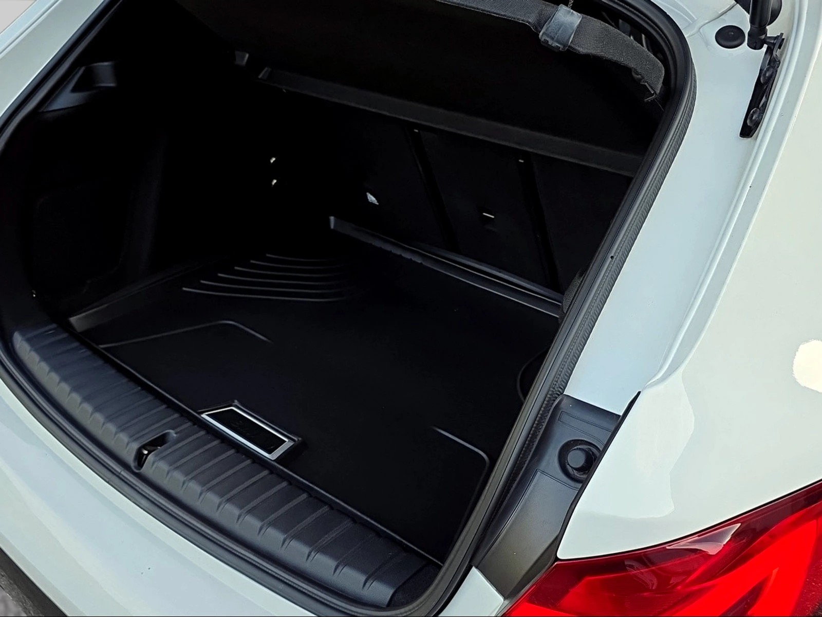 BMW 120d xDrive Steptronic M Sport-image-18