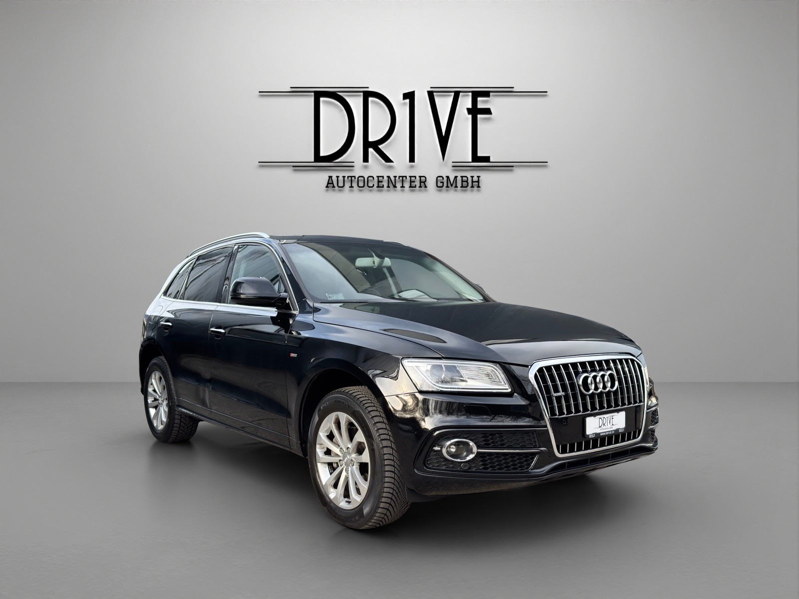 AUDI Q5 2.0 TDI quattro S-tronic-showroom-element-2