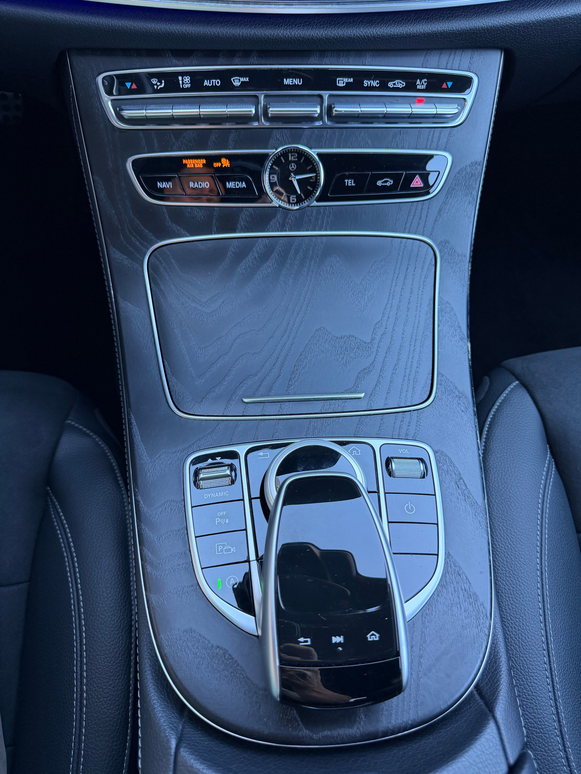 MERCEDES-BENZ E 220 d AMG Front+Heck, AMG Line 4matic-image-17