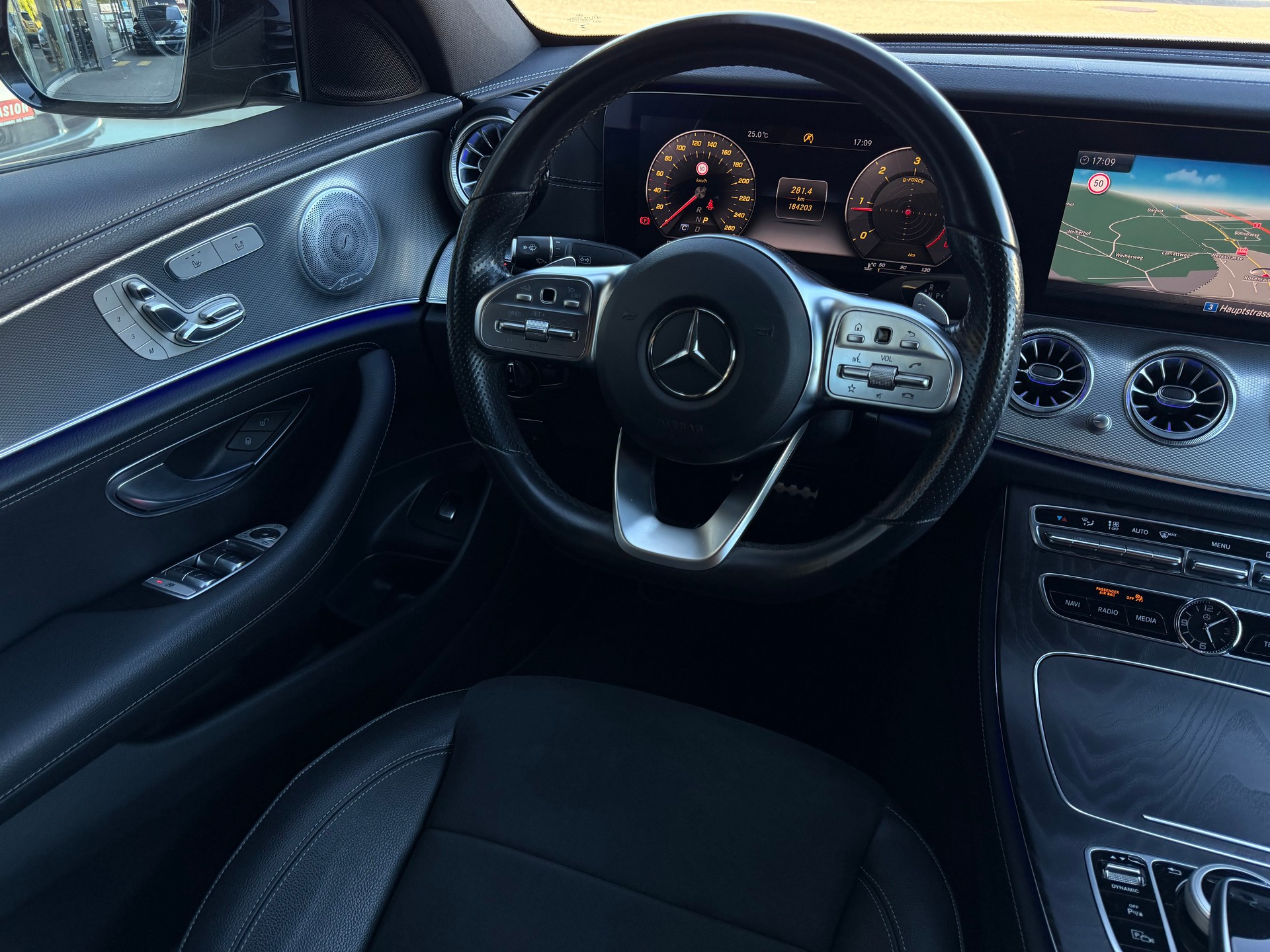 MERCEDES-BENZ E 220 d AMG Front+Heck, AMG Line 4matic-image-19