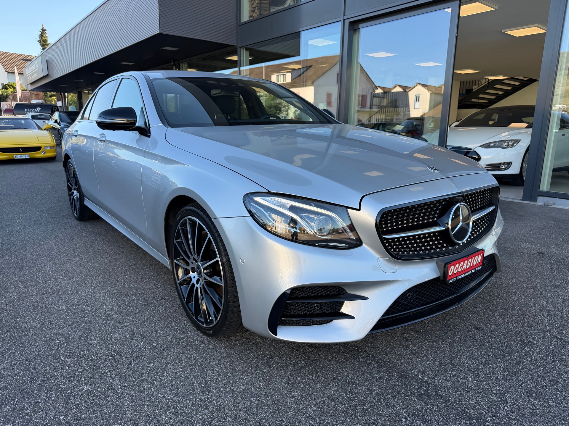 MERCEDES-BENZ E 220 d AMG Front+Heck, AMG Line 4matic