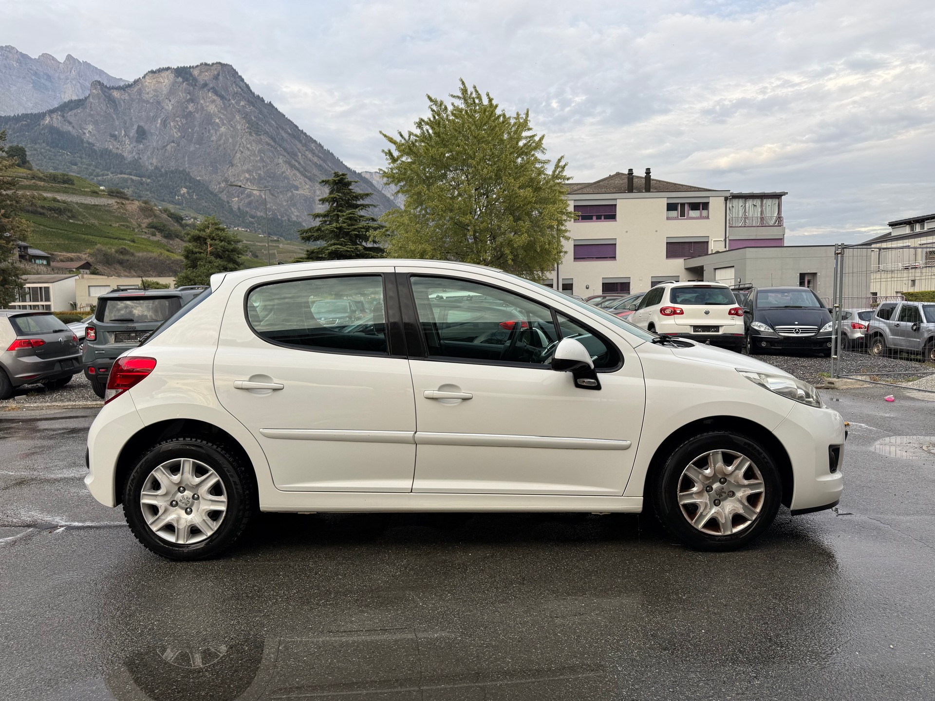 PEUGEOT 207 1.4 Trendy Clim-image-6