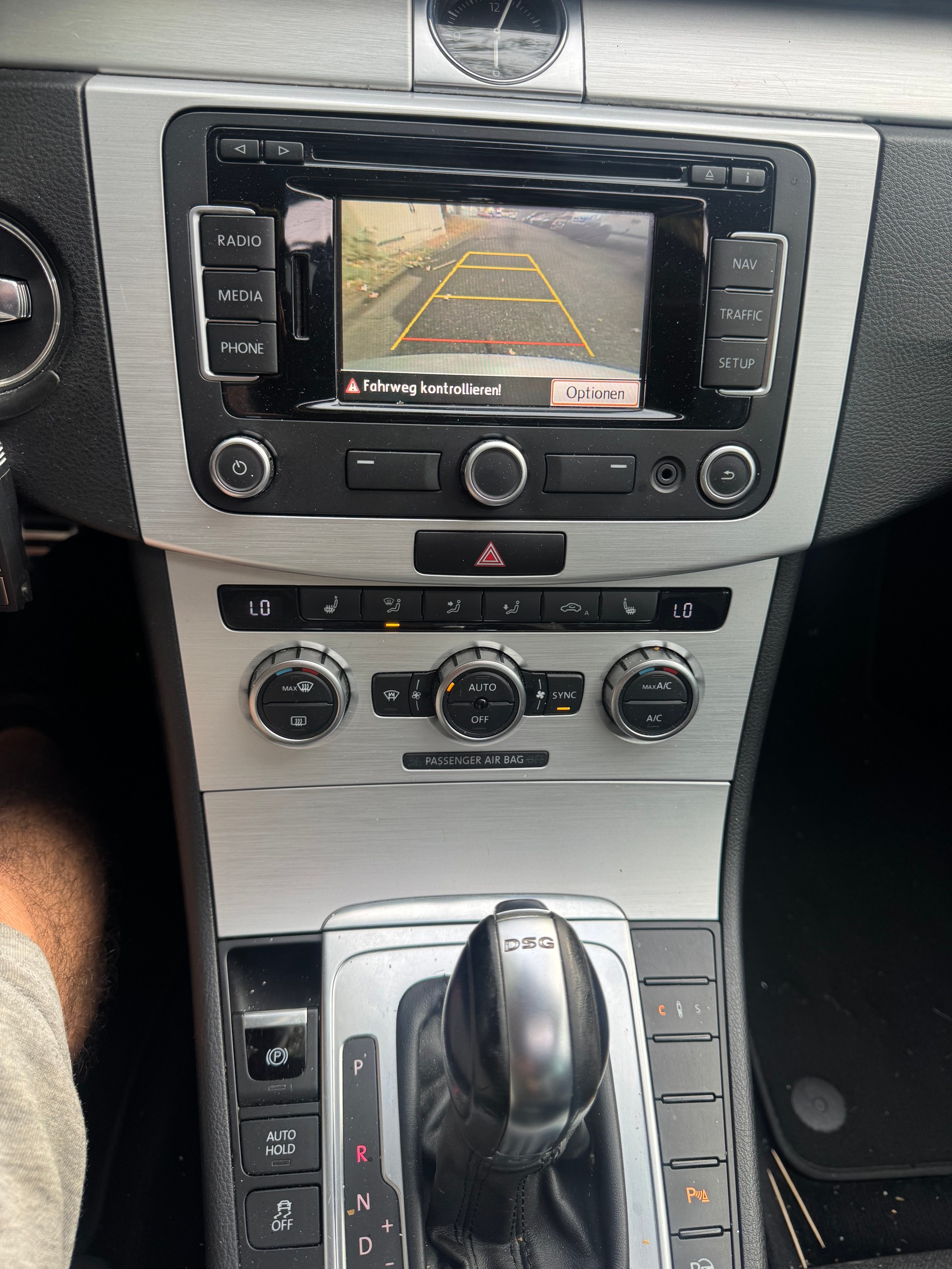 VW Passat Variant 2.0 TSI R-Line DSG-image-5