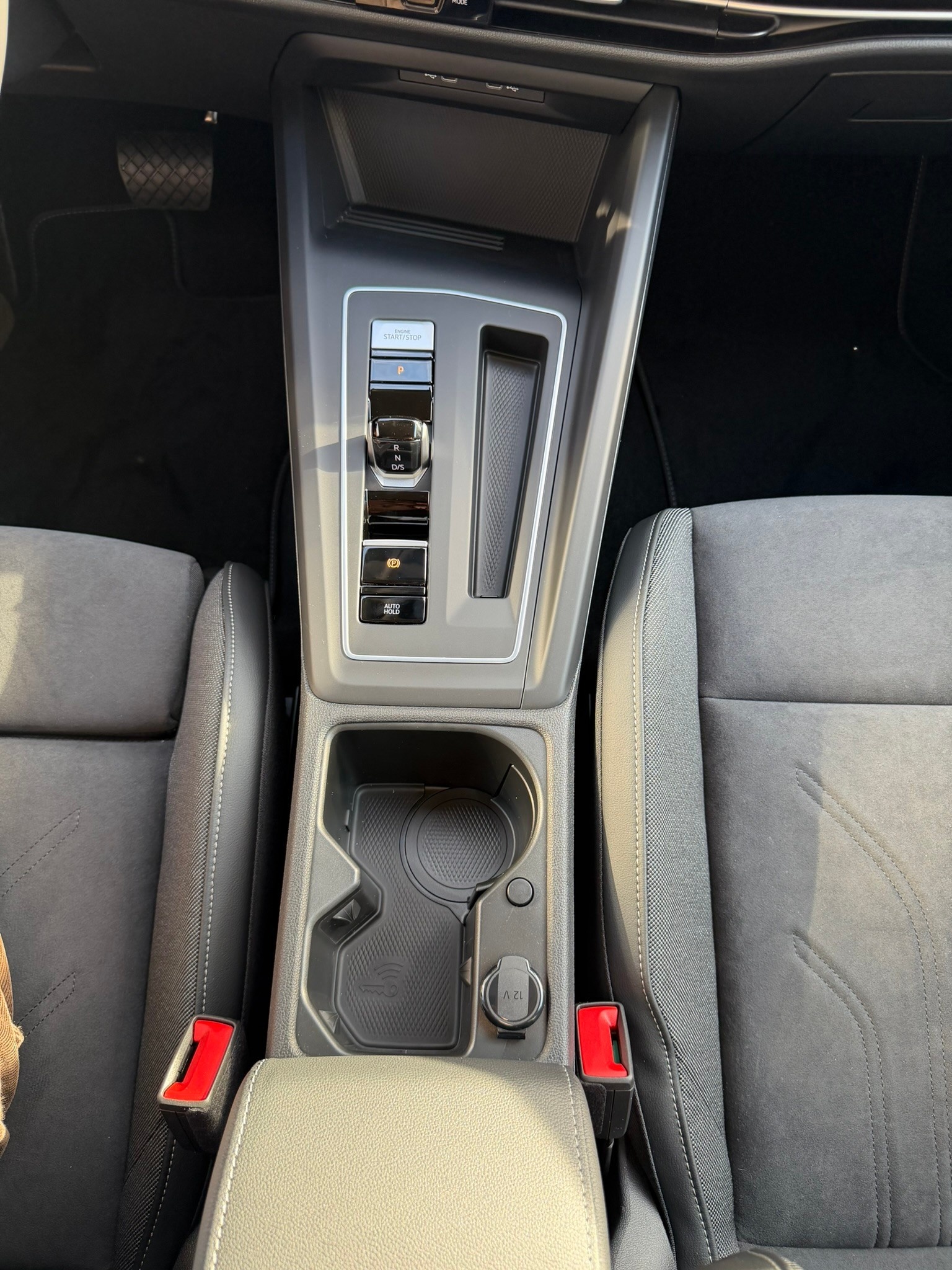 VW Golf 1.5 TSI PHEV Life-image-20