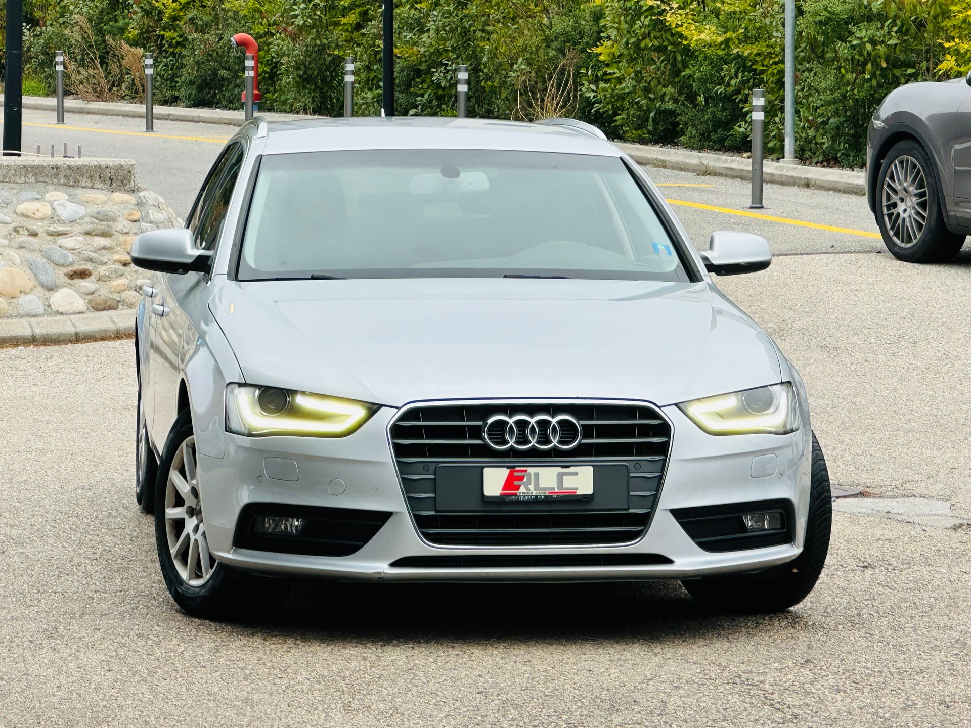AUDI A4 Avant 2.0 TDI-showroom-element-1