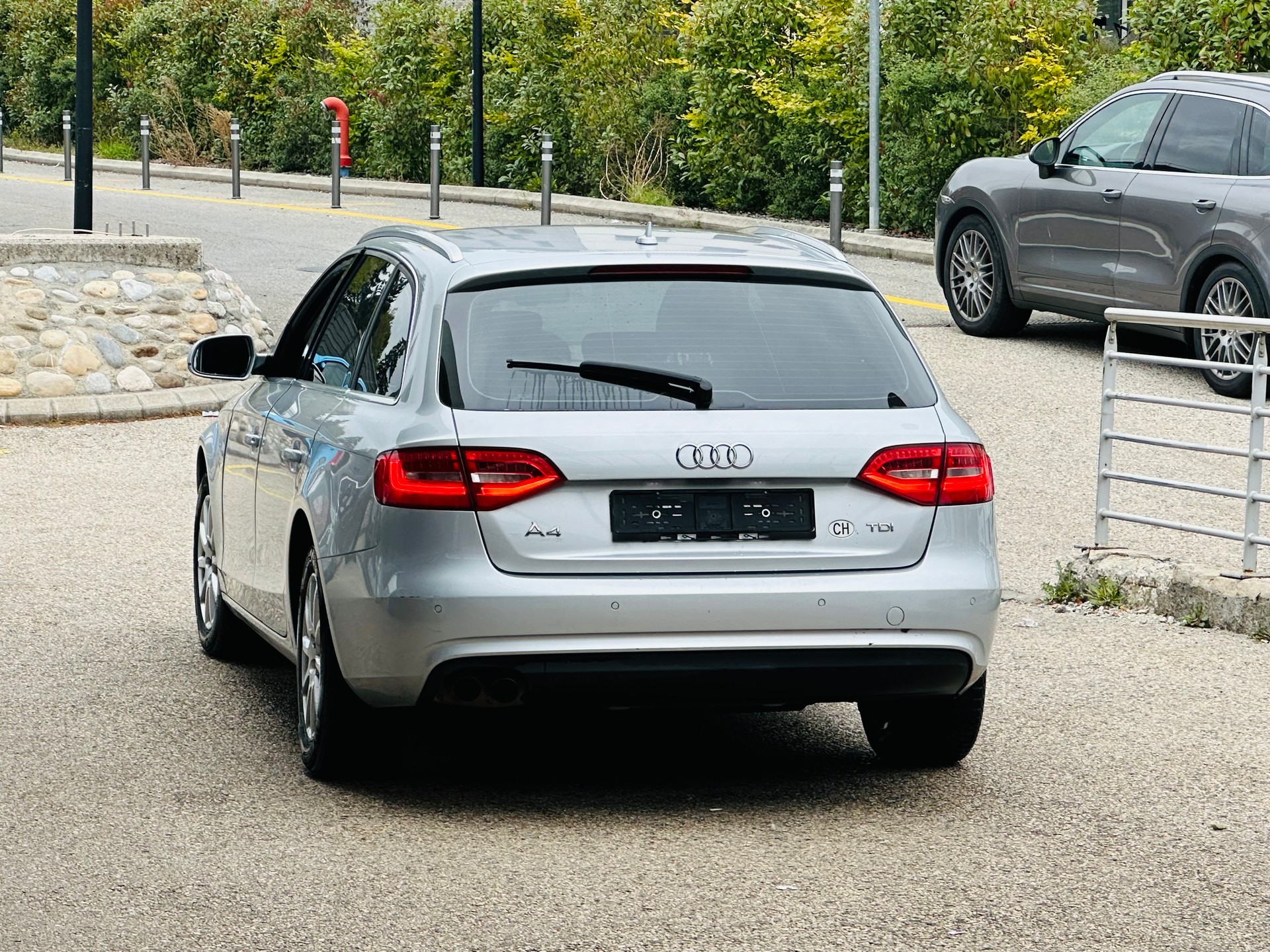 AUDI A4 Avant 2.0 TDI-image-7