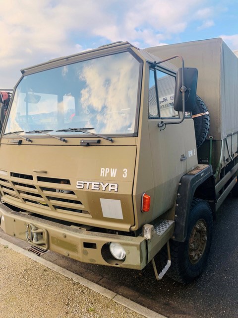 STEYR 1291 4x4 mit Hebebühne 2'000kg-image-3