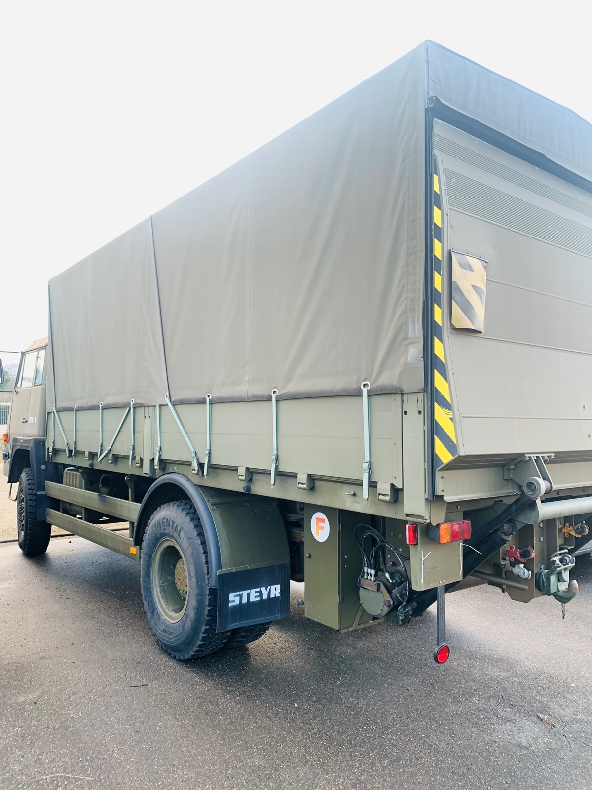 STEYR 1291 4x4 mit Hebebühne 2'000kg-image-8