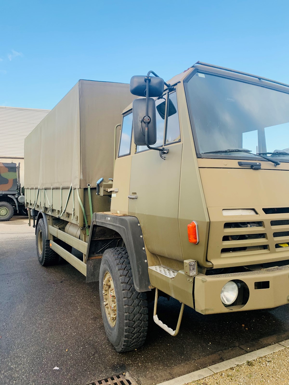 STEYR 1291 4x4 mit Hebebühne 2'000kg-image-4