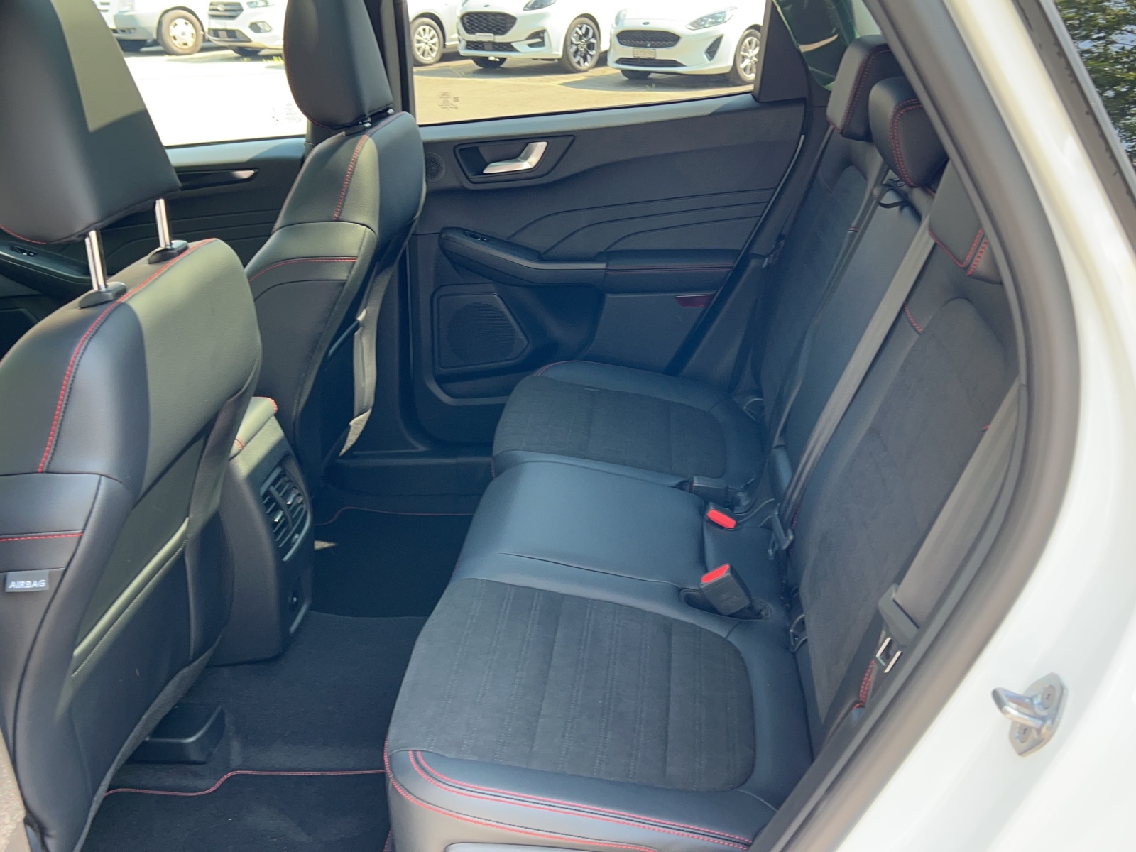 FORD Kuga 2.0 EcoBlue DIESEL 120 PS ST-Line X 4x4 AUTOMAT-image-12