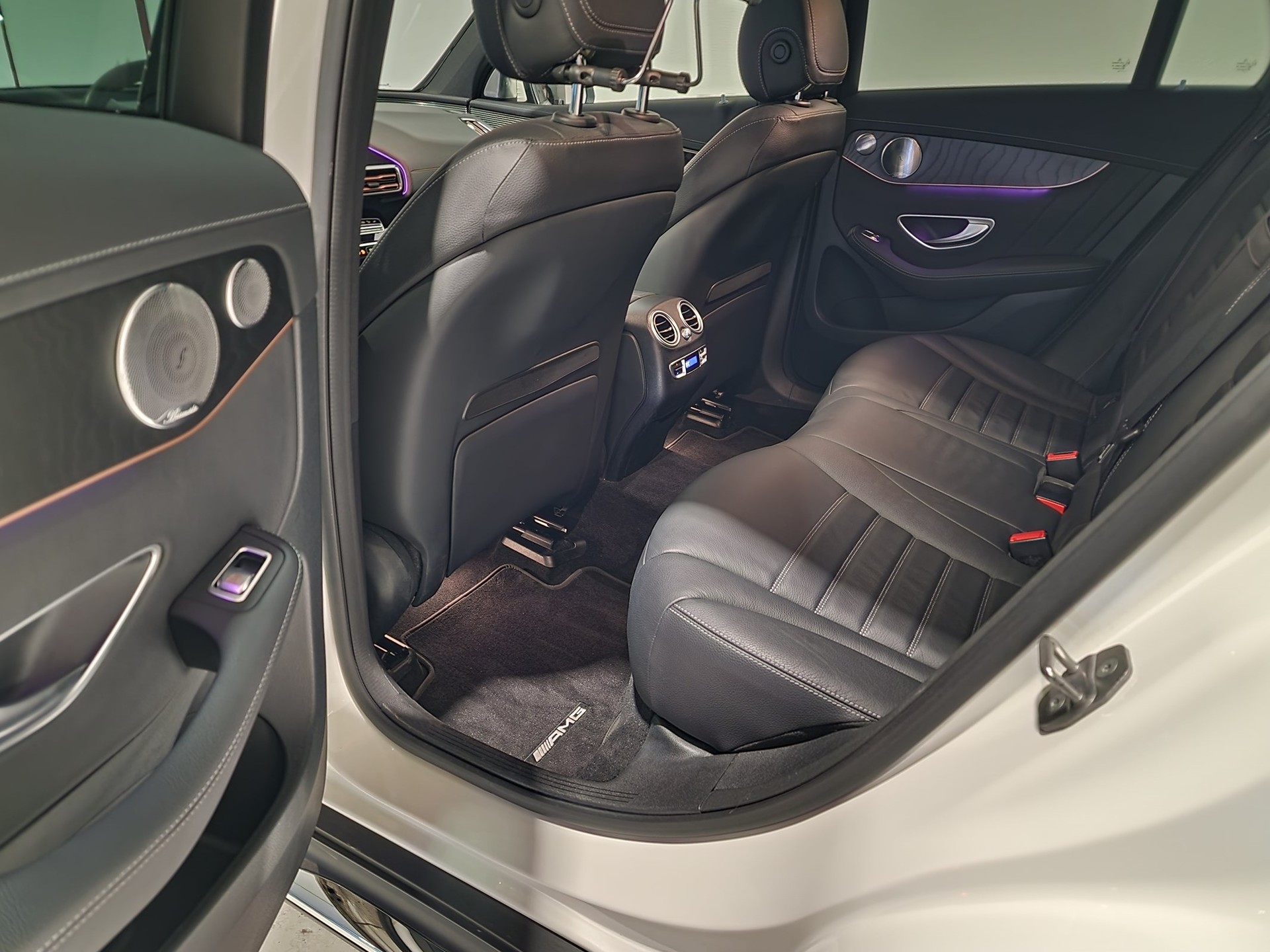 MERCEDES-BENZ EQC 400 AMG Line 4Matic-image-9