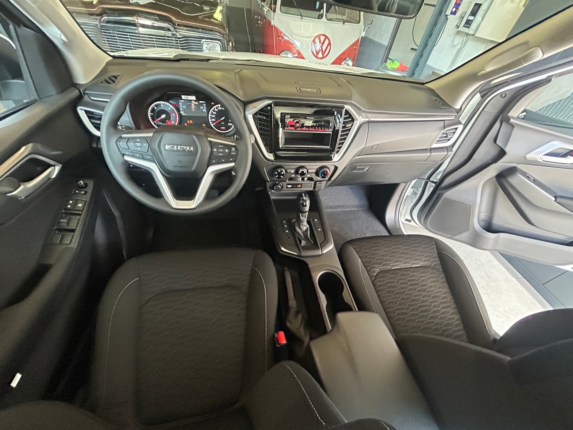 ISUZU CrewCab N60BB-image-8