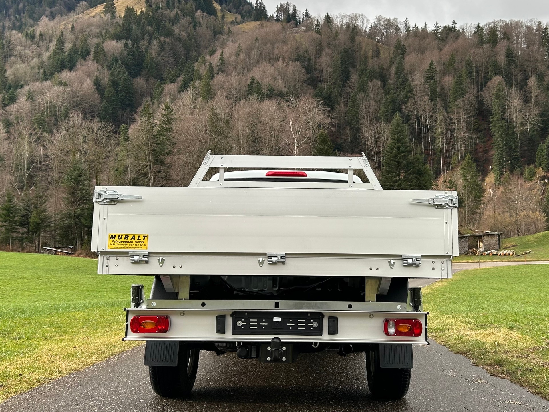 ISUZU CrewCab N60BB-image-3