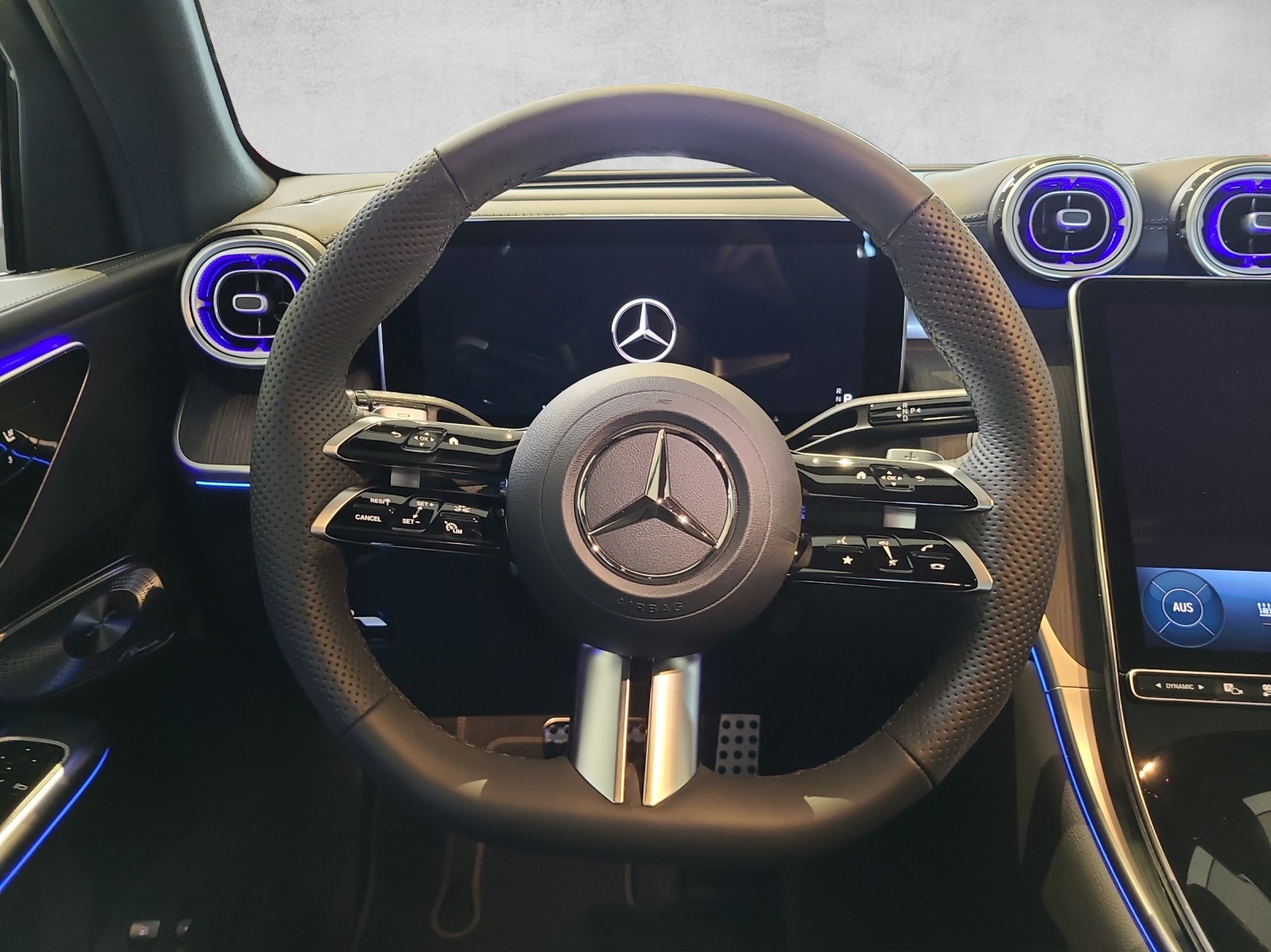 MERCEDES-BENZ GLC 400 e 4Matic 9G-Tronic-image-12