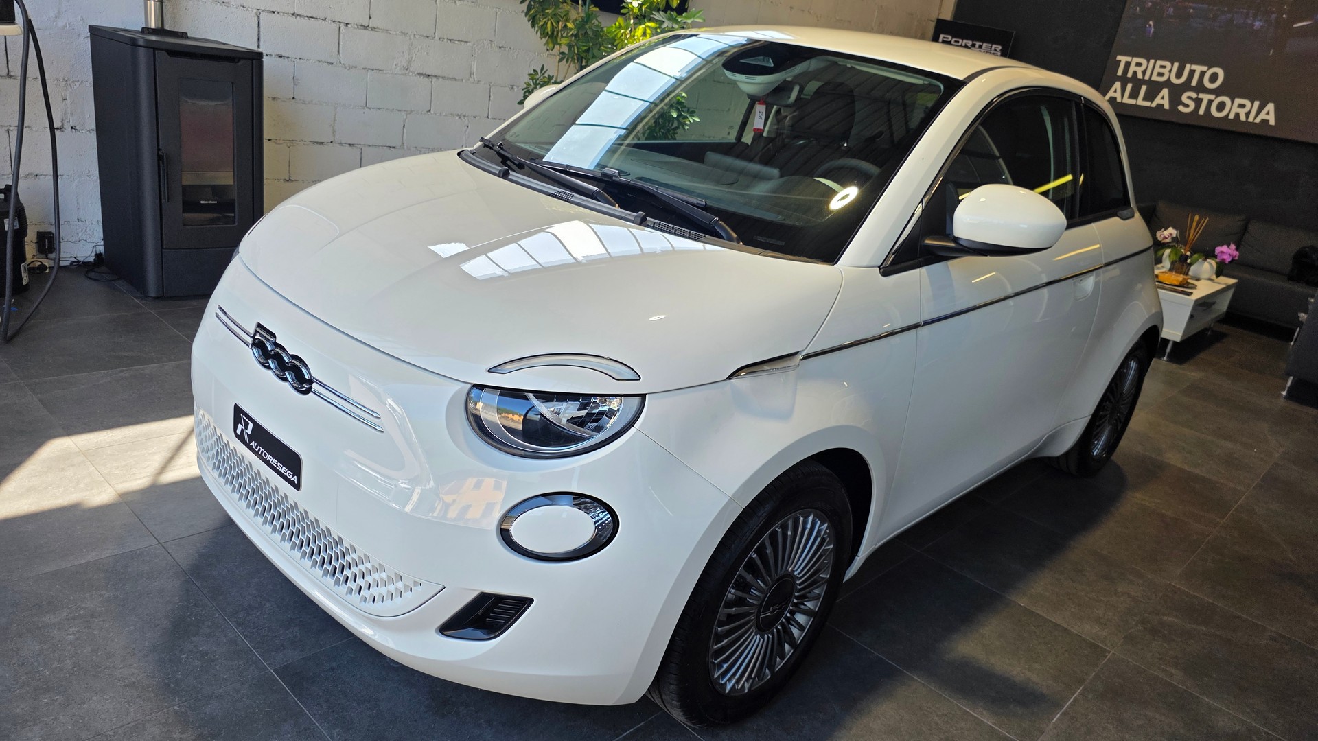 FIAT 500 electric 87 kW Icon-image-1