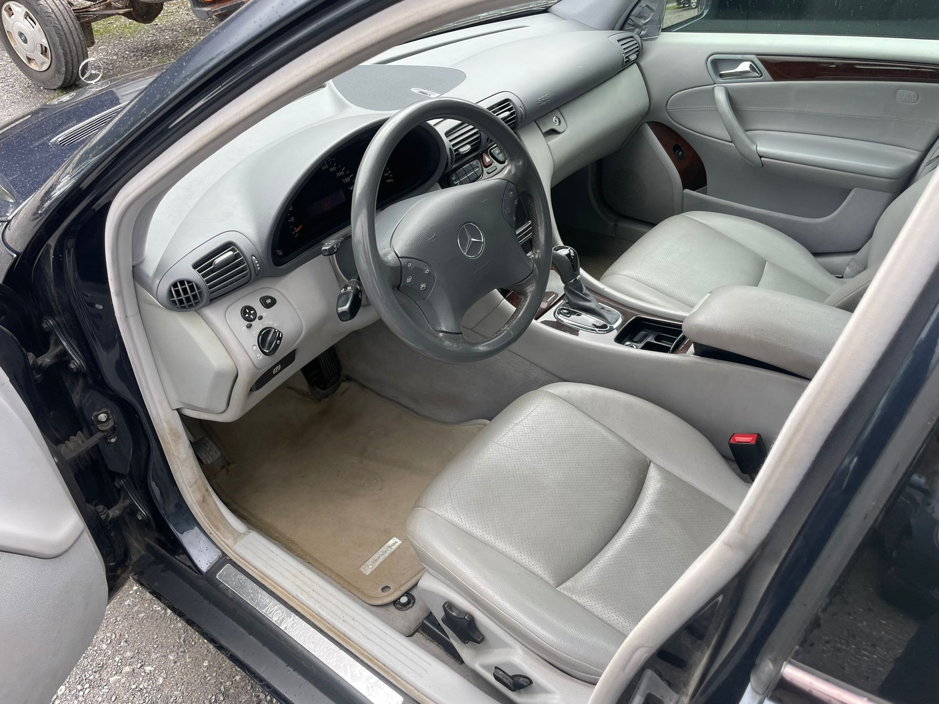 MERCEDES-BENZ C 320 Elégance 4Matic Automatic-image-9