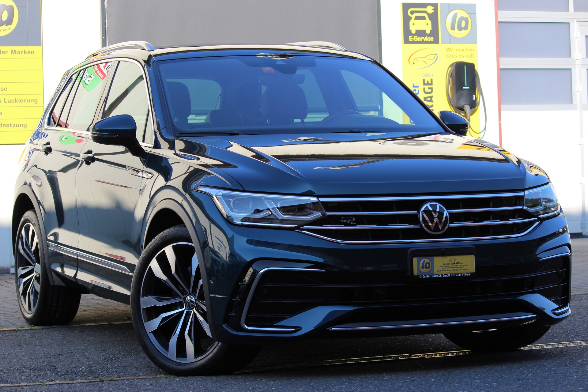VW Tiguan 2.0 TDI SCR R-Line 4Motion DSG-image-4