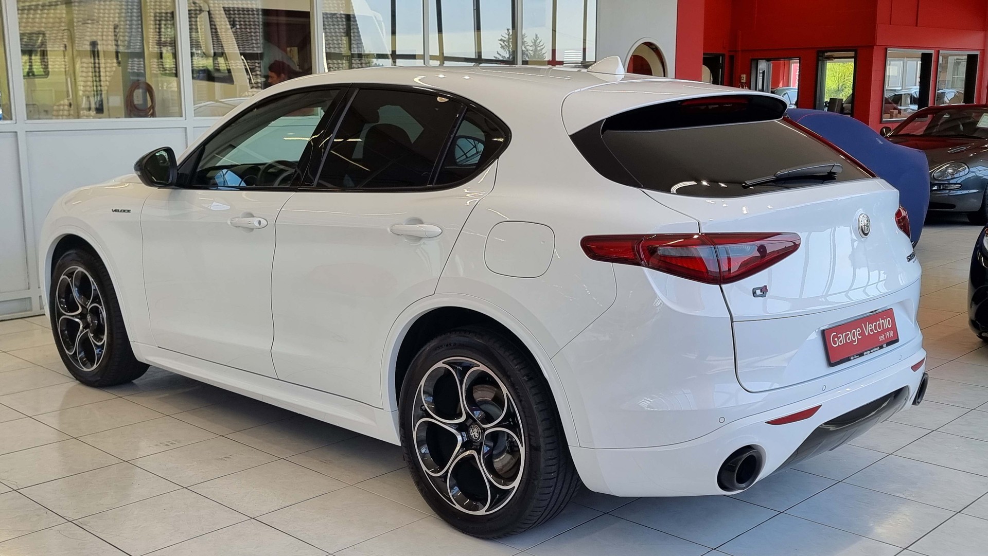 ALFA ROMEO Stelvio 2.0 Q4 280 Veloce-showroom-element-3