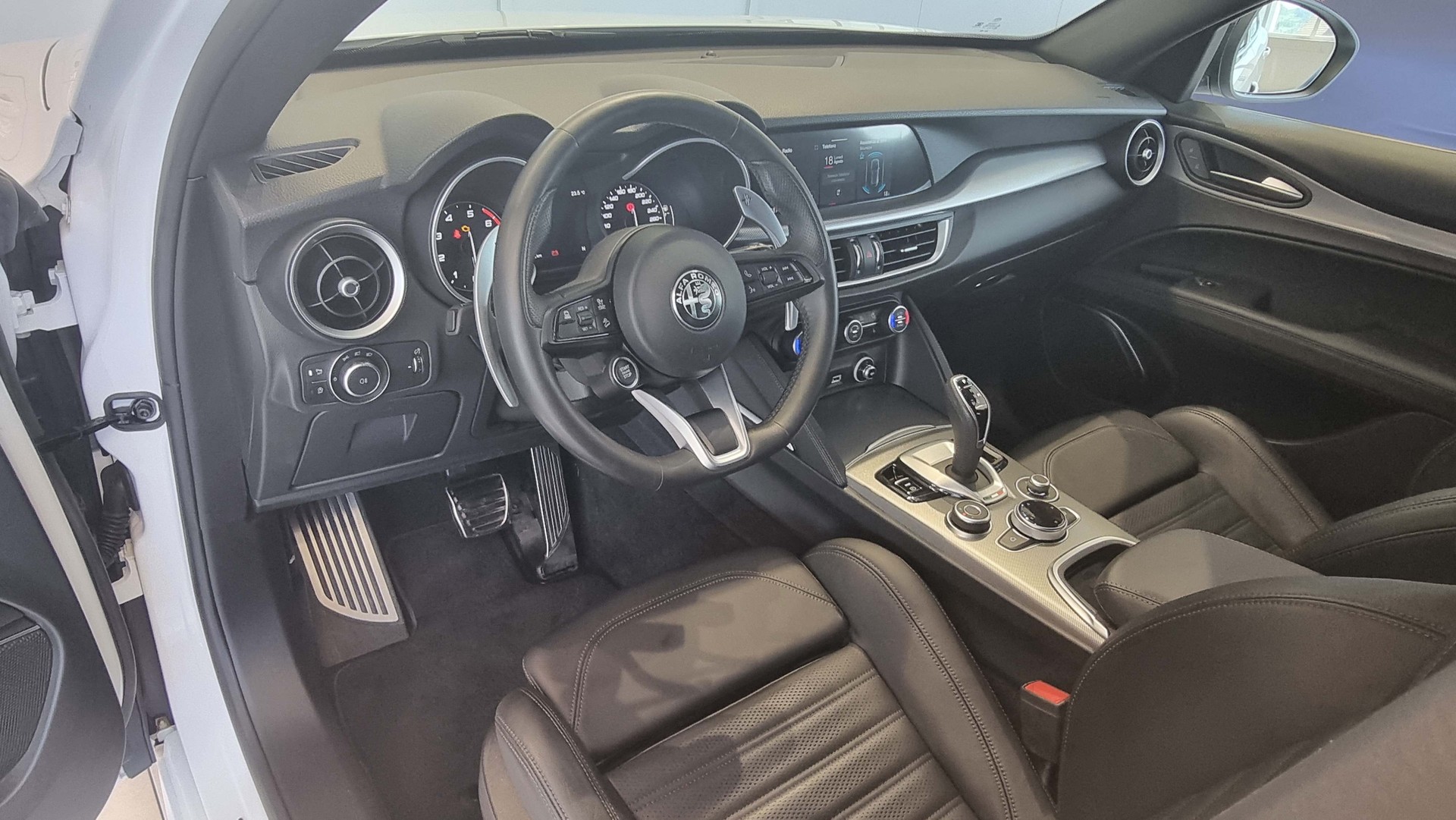 ALFA ROMEO Stelvio 2.0 Q4 280 Veloce-image-13