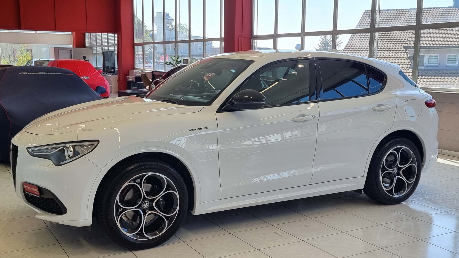 ALFA ROMEO Stelvio 2.0 Q4 280 Veloce-showroom-element-1