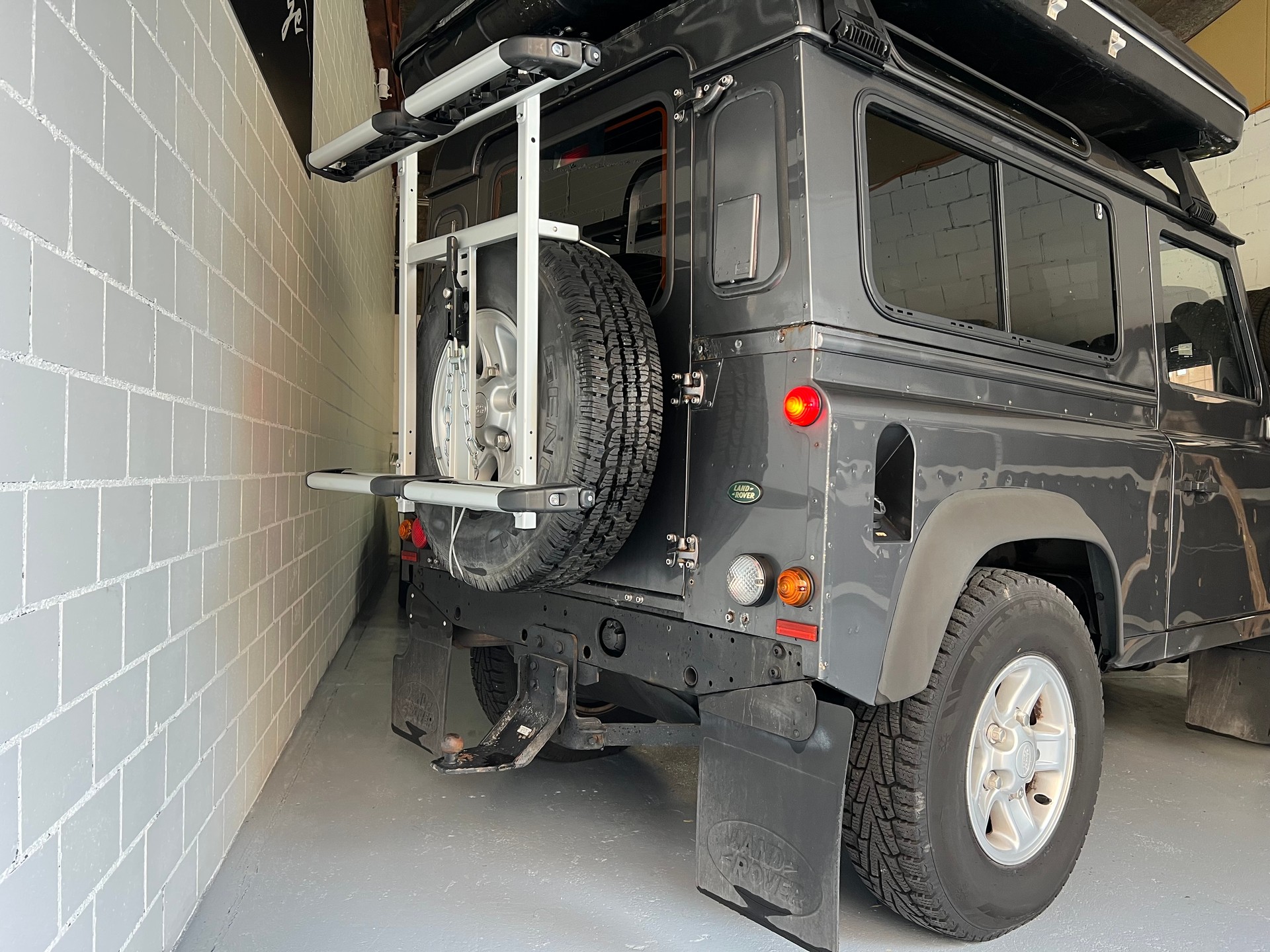 LAND ROVER Defender 90 SoftTop 2.5 Td5-image-6