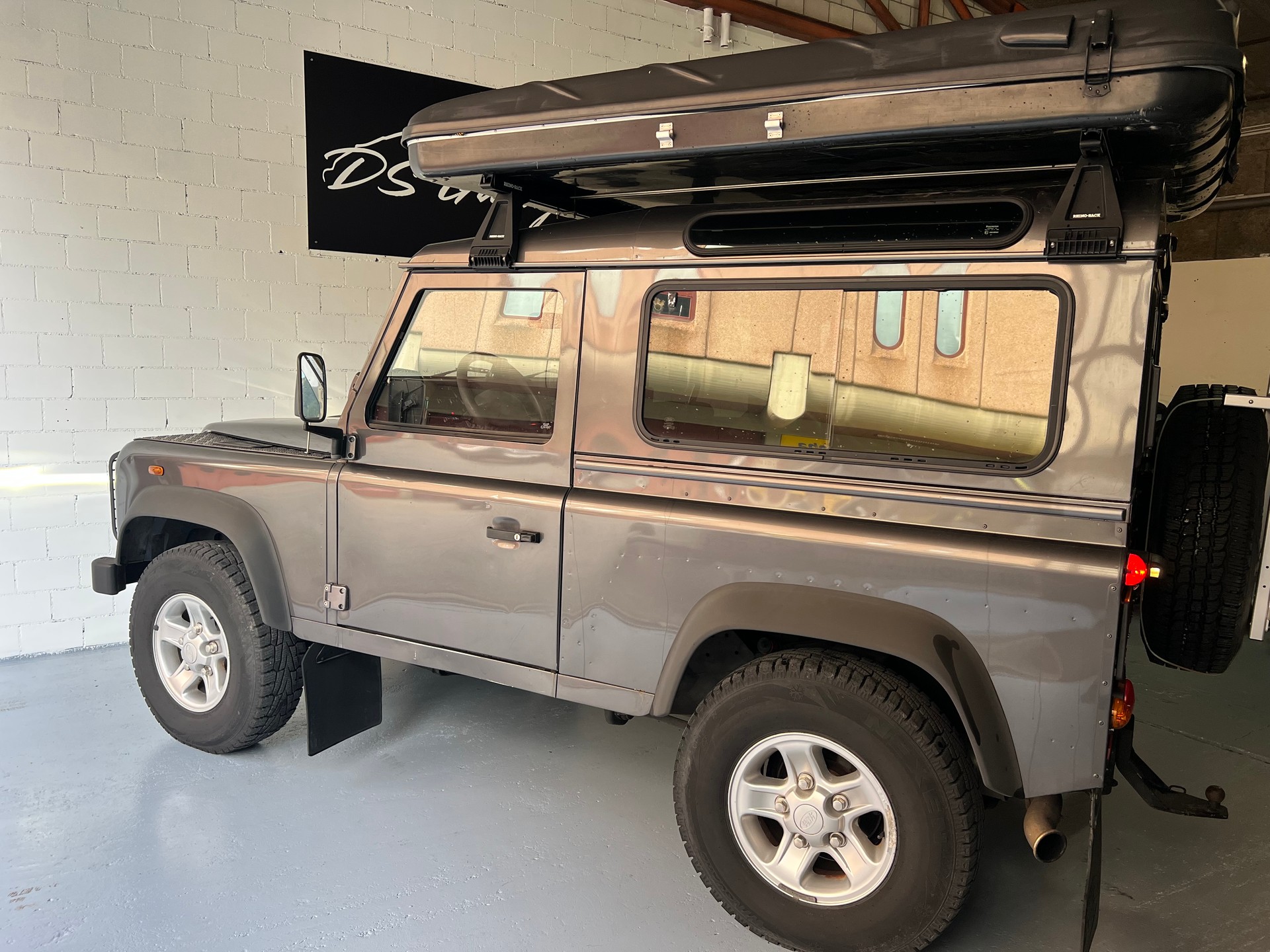 LAND ROVER Defender 90 SoftTop 2.5 Td5-image-2