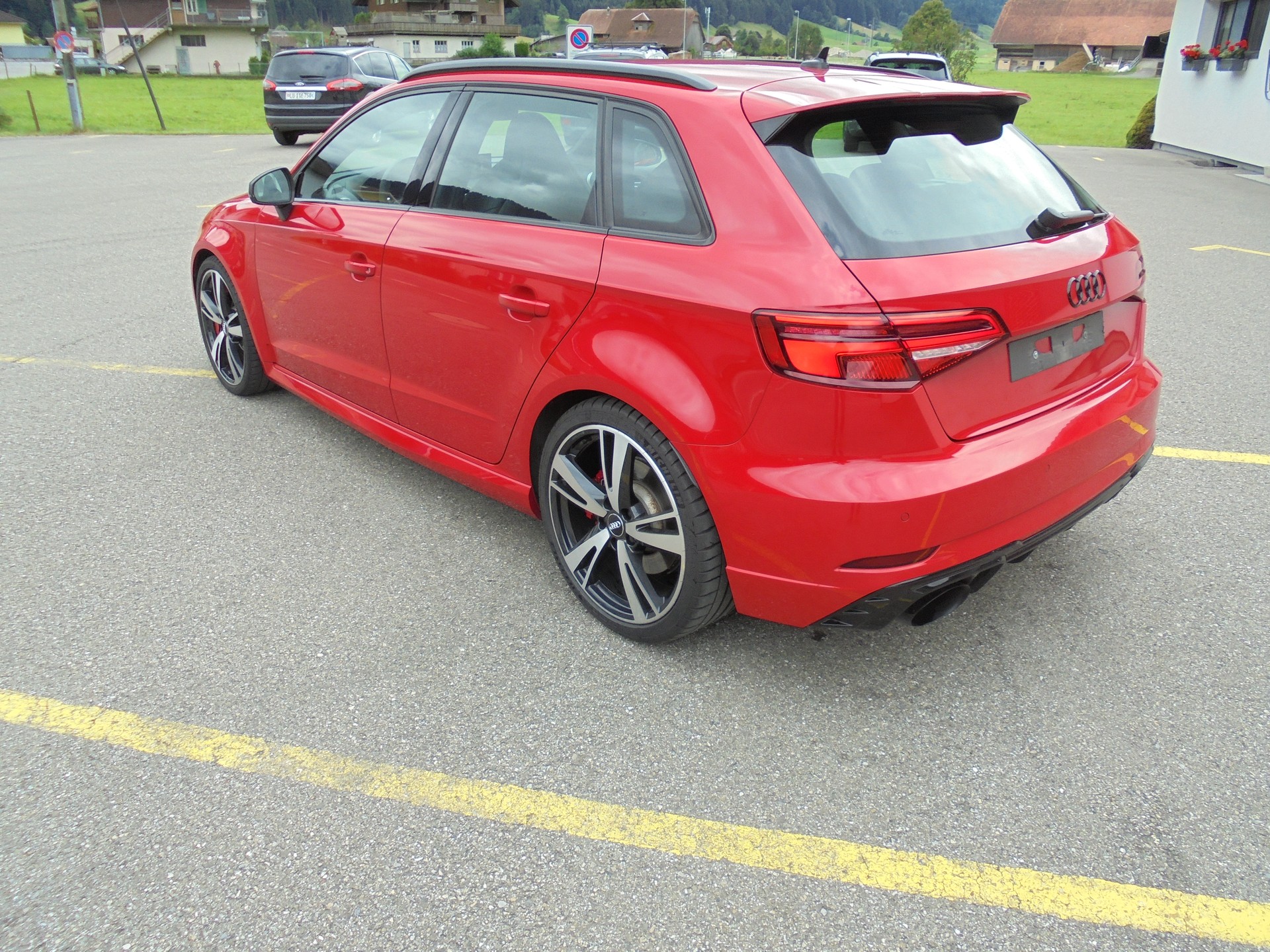 AUDI RS3 Sportback 2.5 TSI quattro S-tronic-image-5