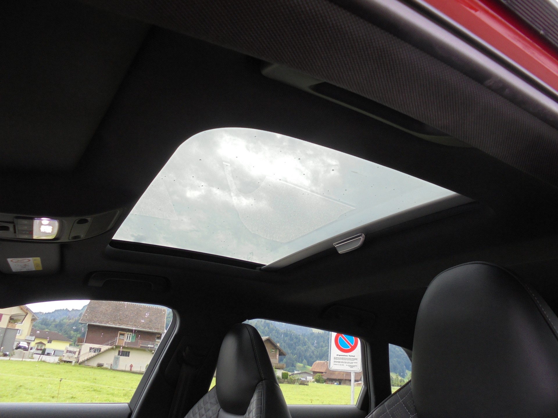 AUDI RS3 Sportback 2.5 TSI quattro S-tronic-image-25
